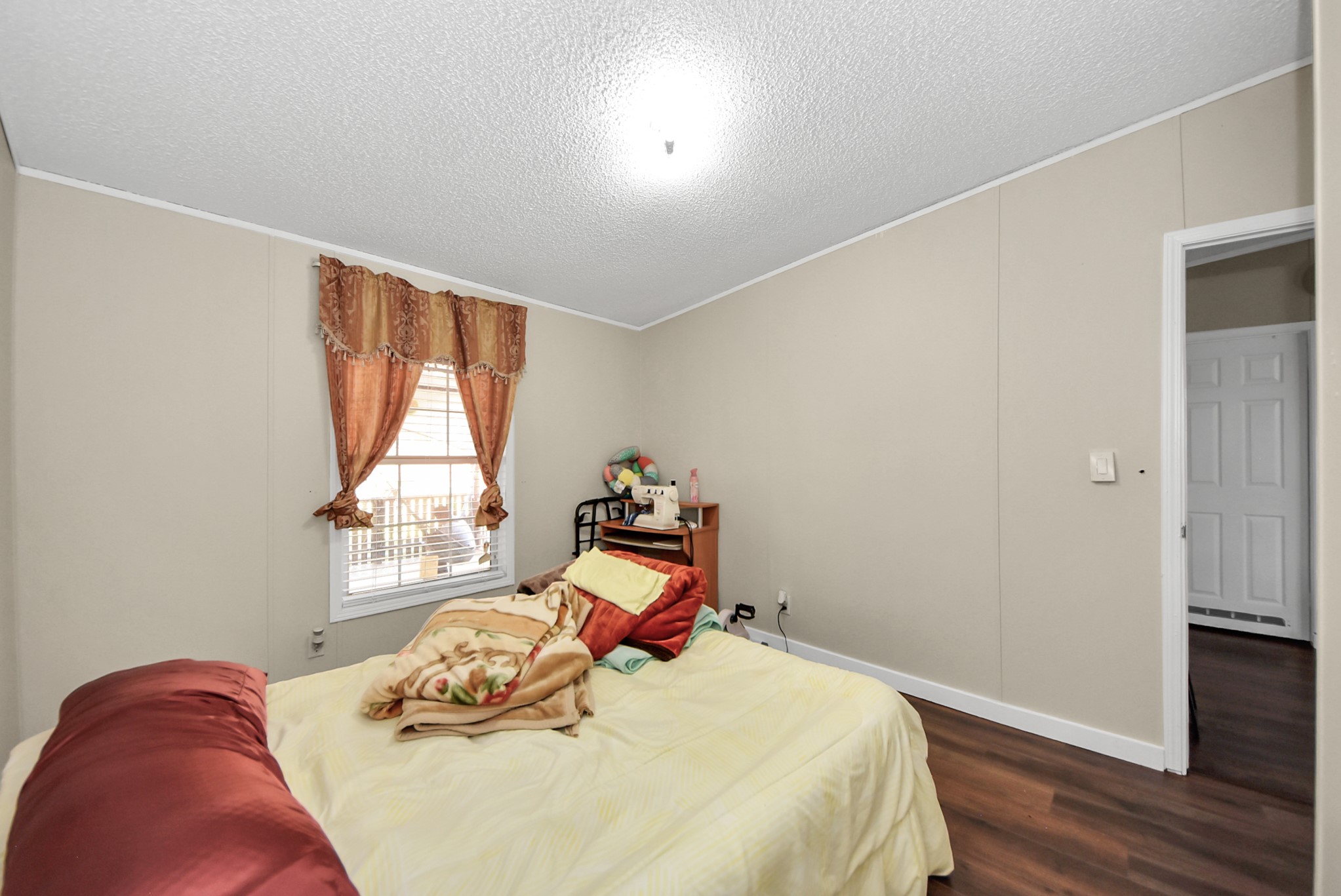 26090 Cornwall Property Photo 33