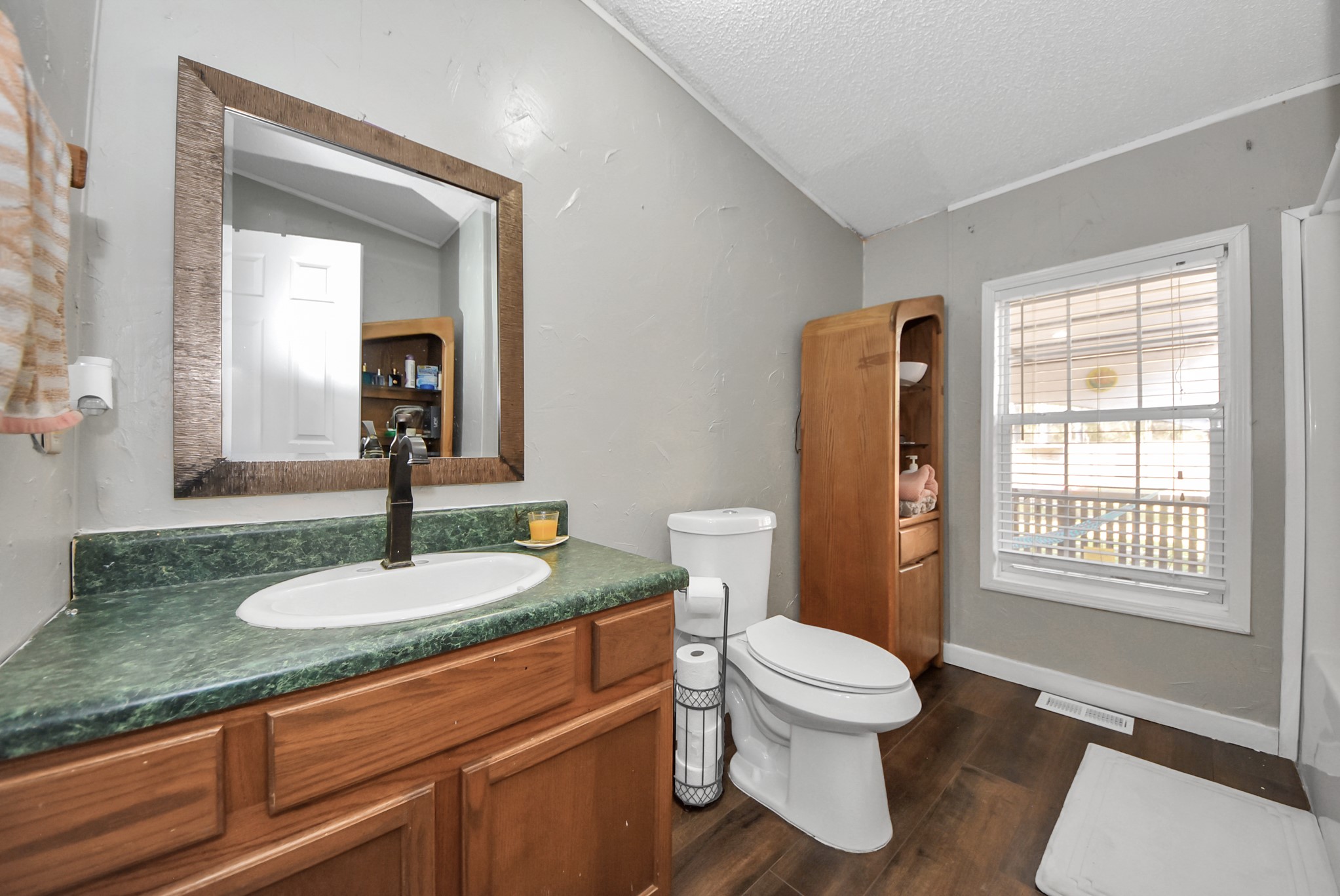 26090 Cornwall Property Photo 34
