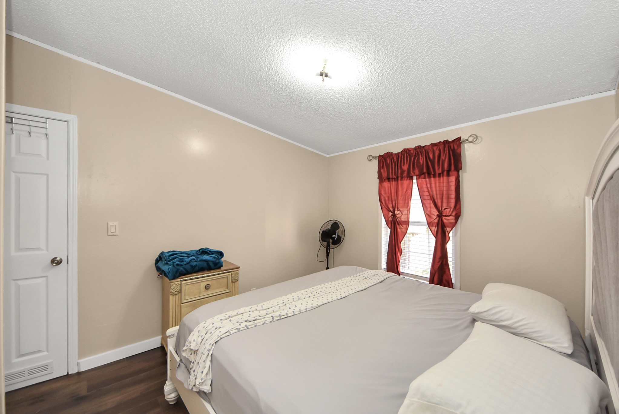 26090 Cornwall Property Photo 36