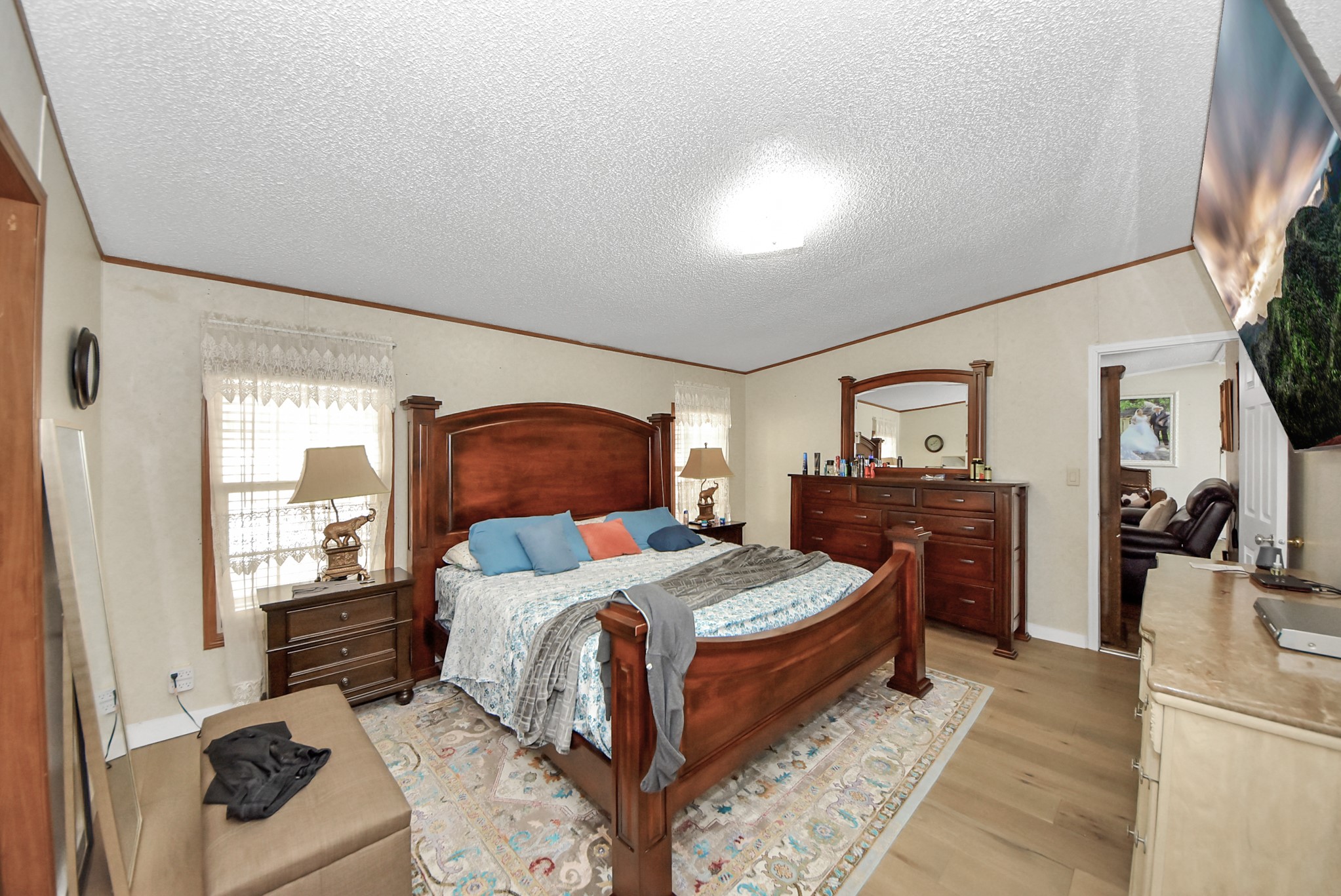 26090 Cornwall Property Photo 38
