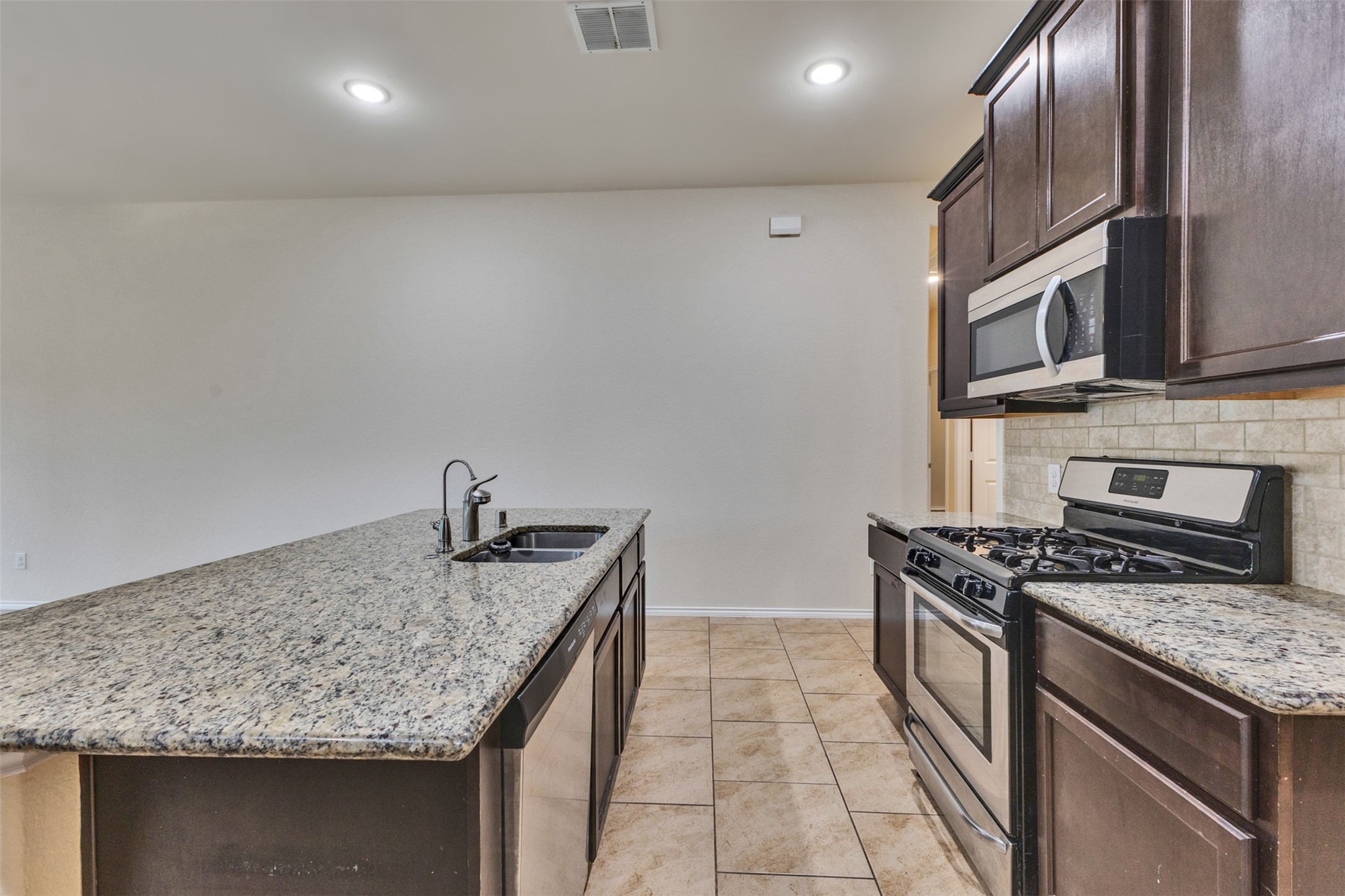 14011 Wolftrap Lane Property Photo 11