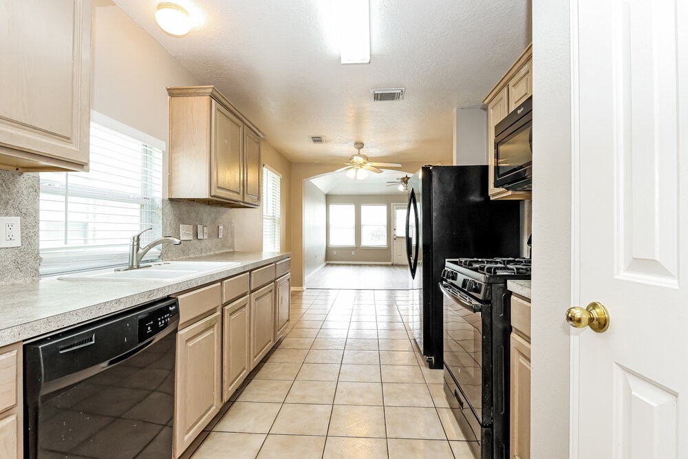 1711 Rock Ridge Drive Property Photo 5
