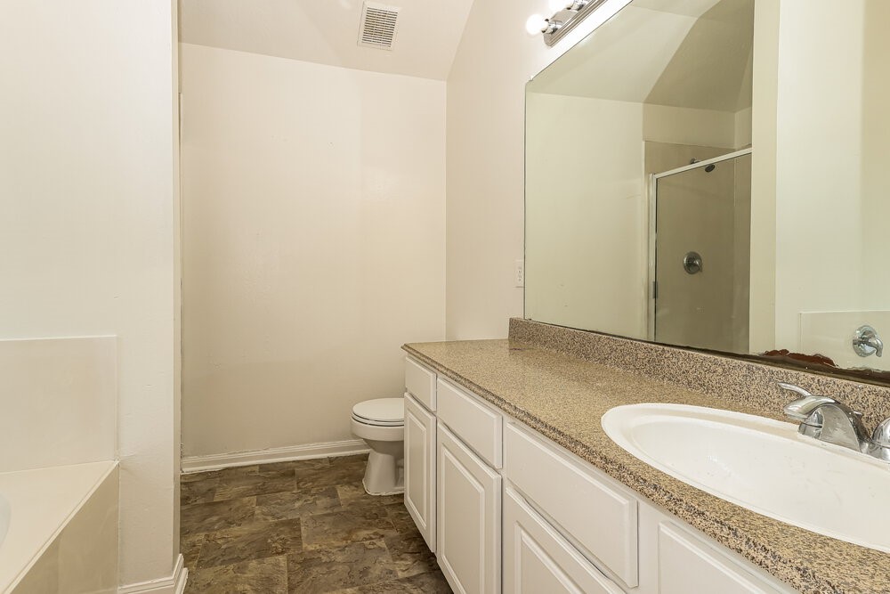 1711 Rock Ridge Drive Property Photo 9