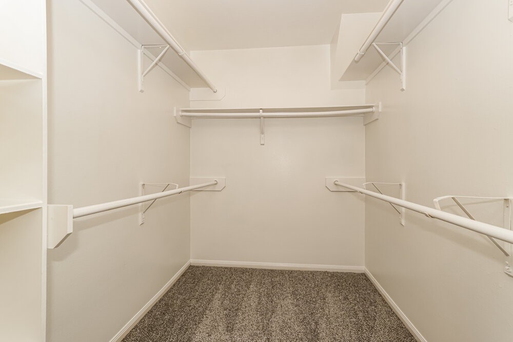 1711 Rock Ridge Drive Property Photo 11