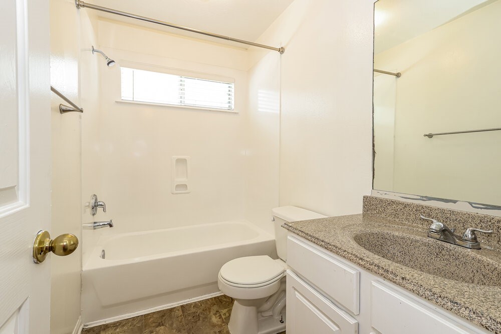 1711 Rock Ridge Drive Property Photo 15