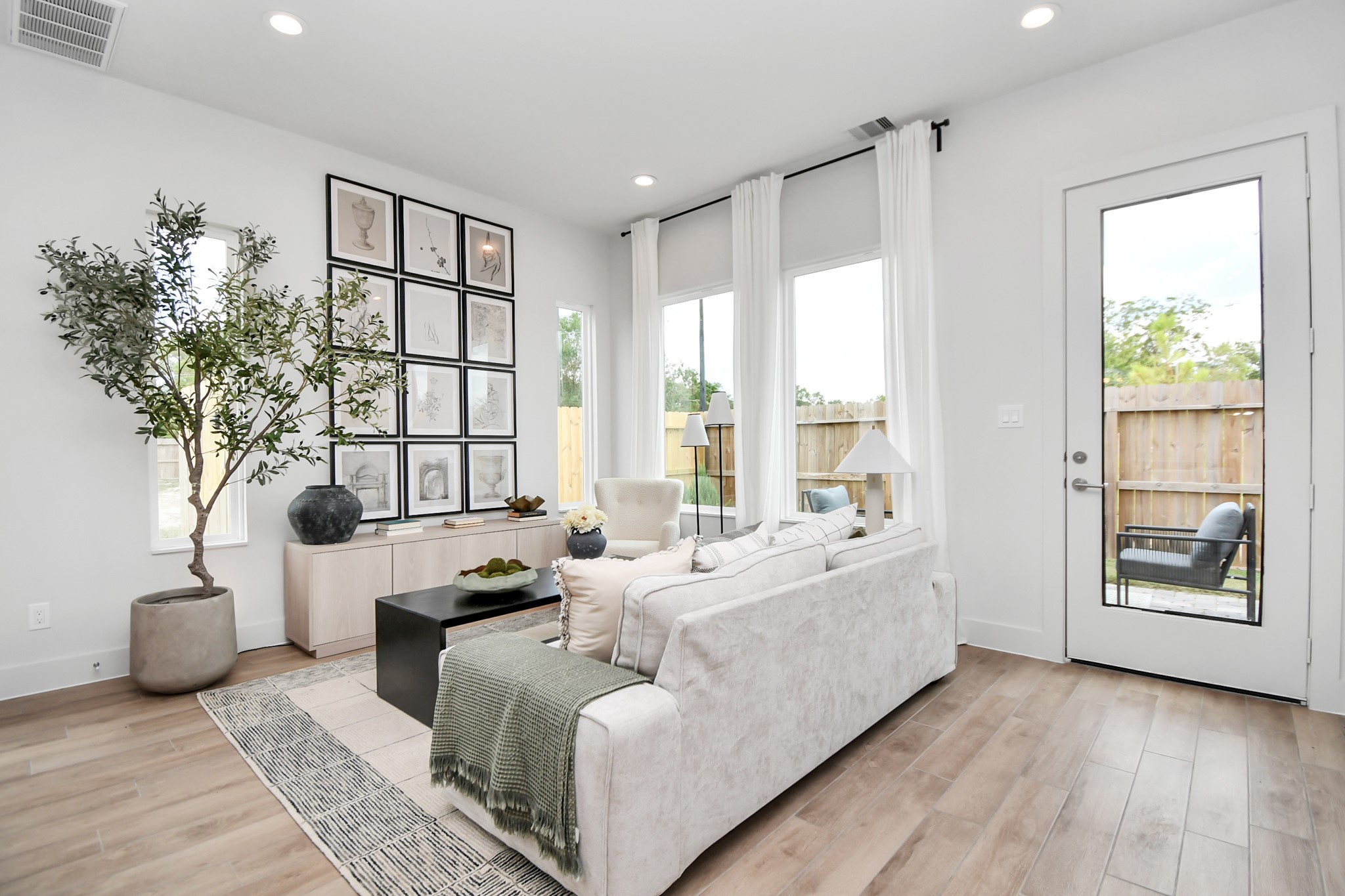 13108 Moncloa Drive Property Photo 13