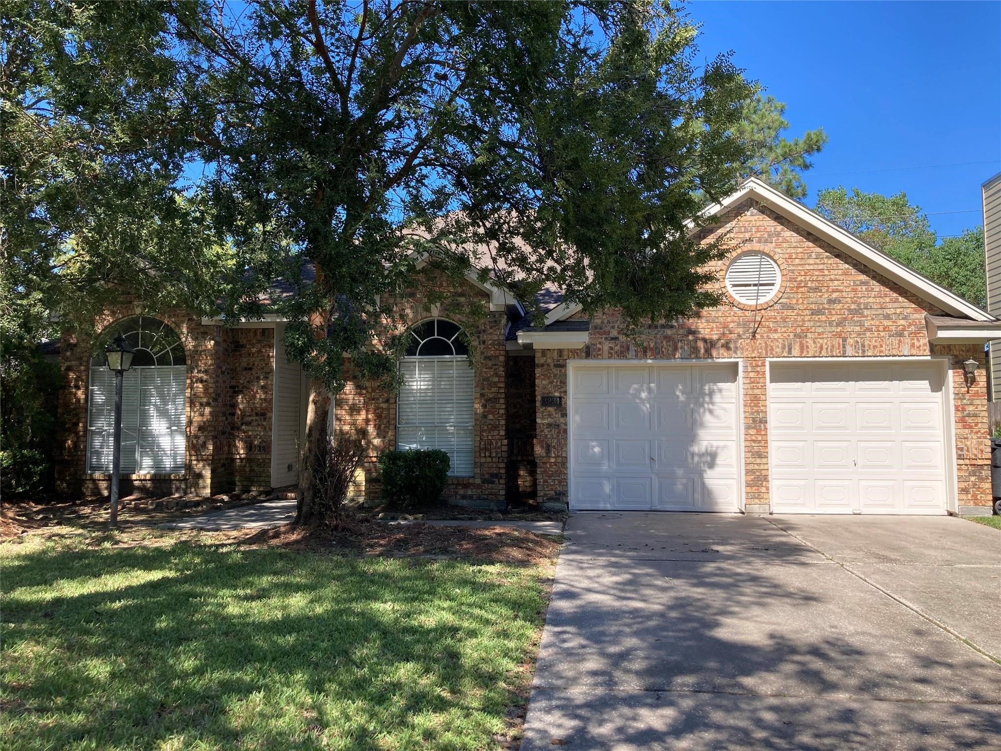 3231 Creek Manor Drive Property Photo 1