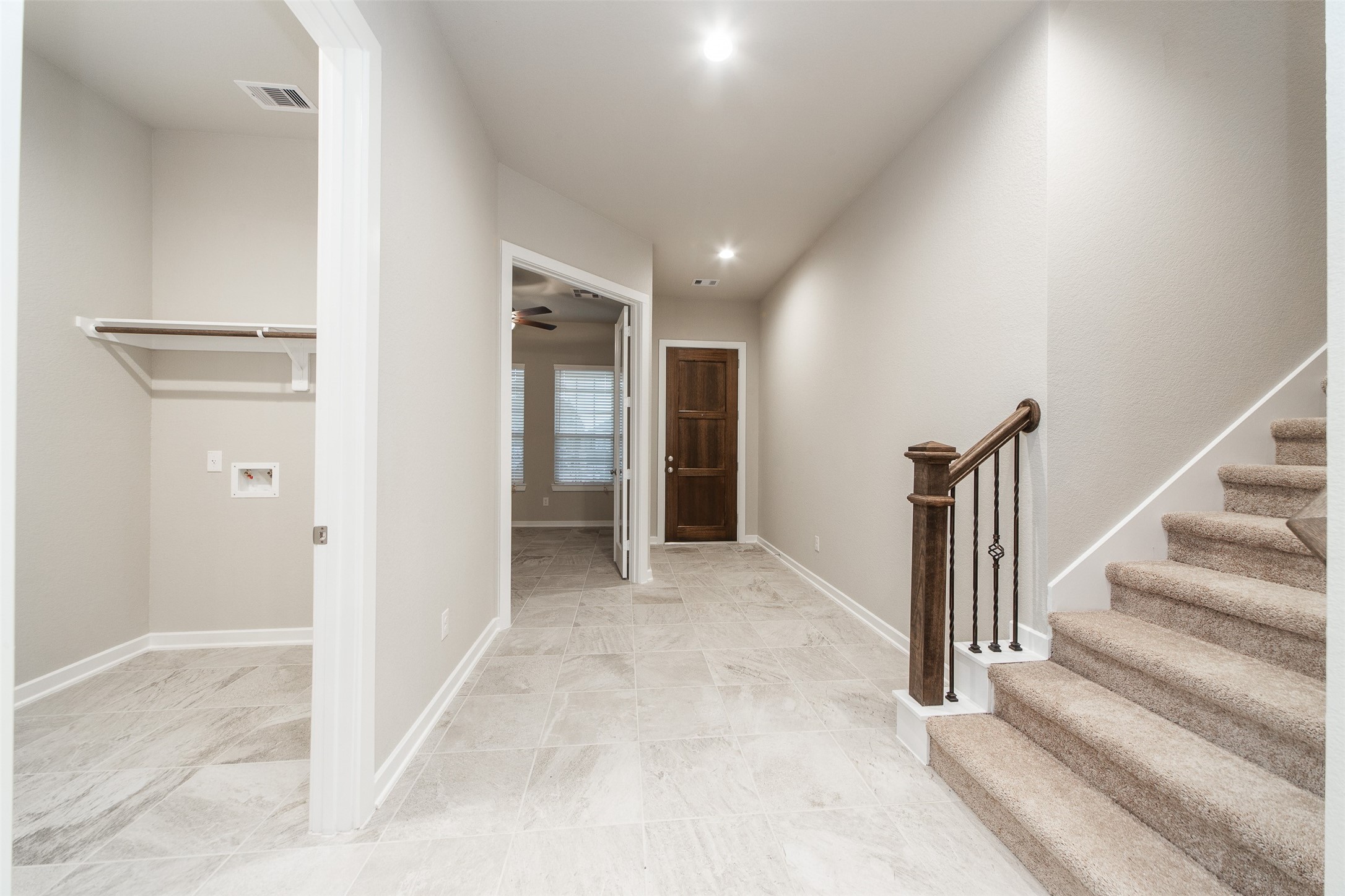 8706 Fox Trail Drive Property Photo 4