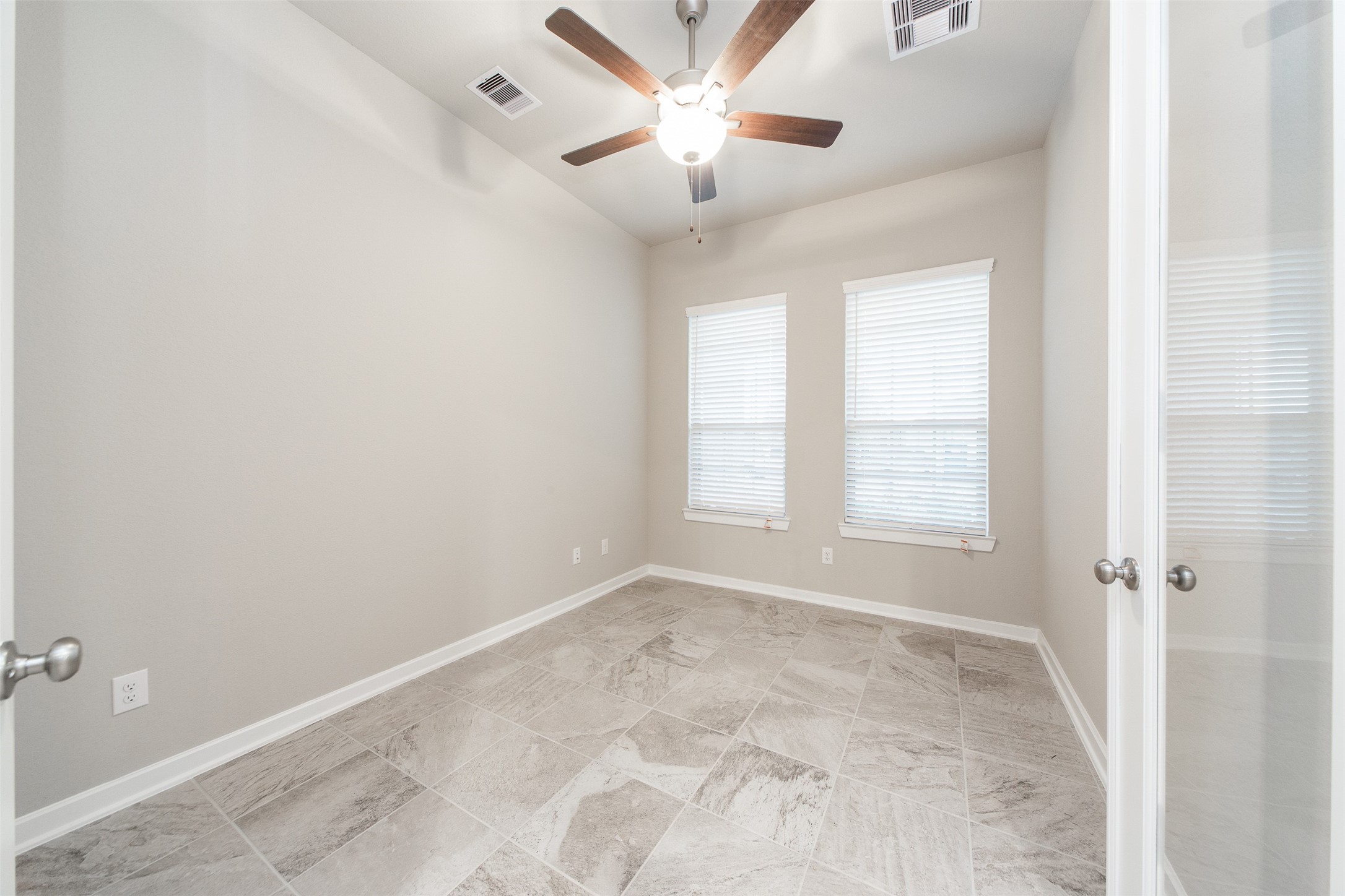 8706 Fox Trail Drive Property Photo 5