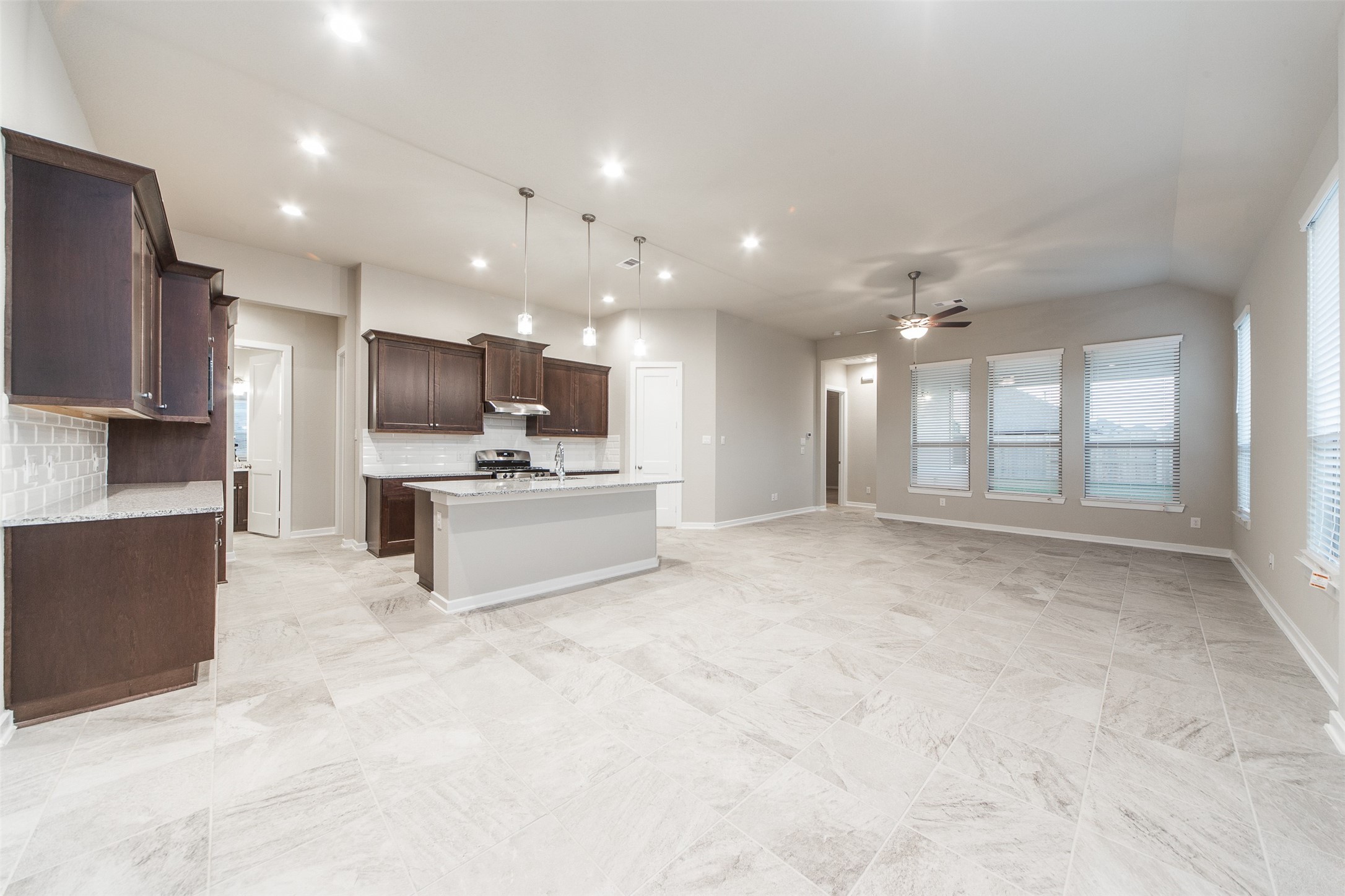 8706 Fox Trail Drive Property Photo 6