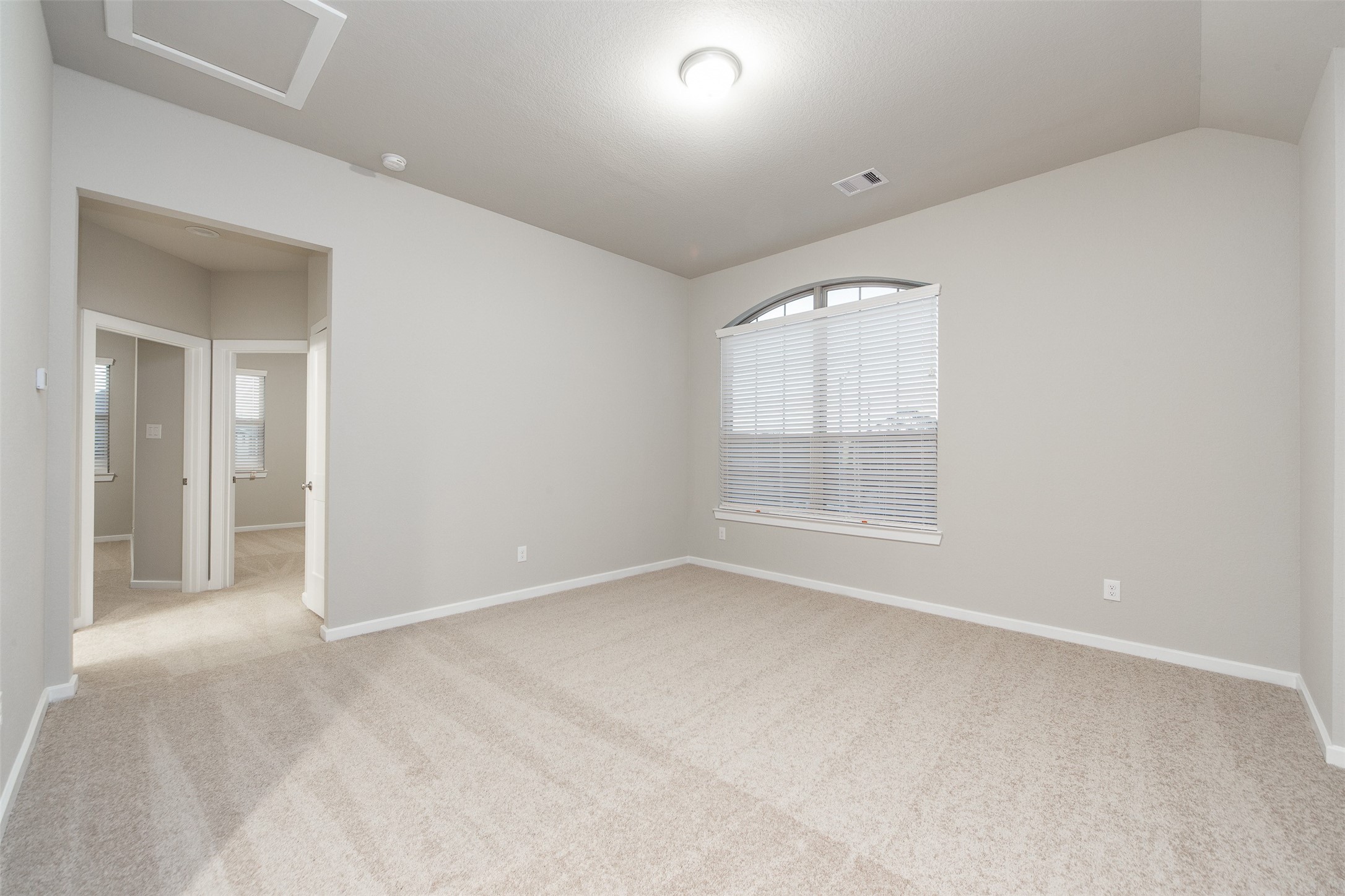 8706 Fox Trail Drive Property Photo 19