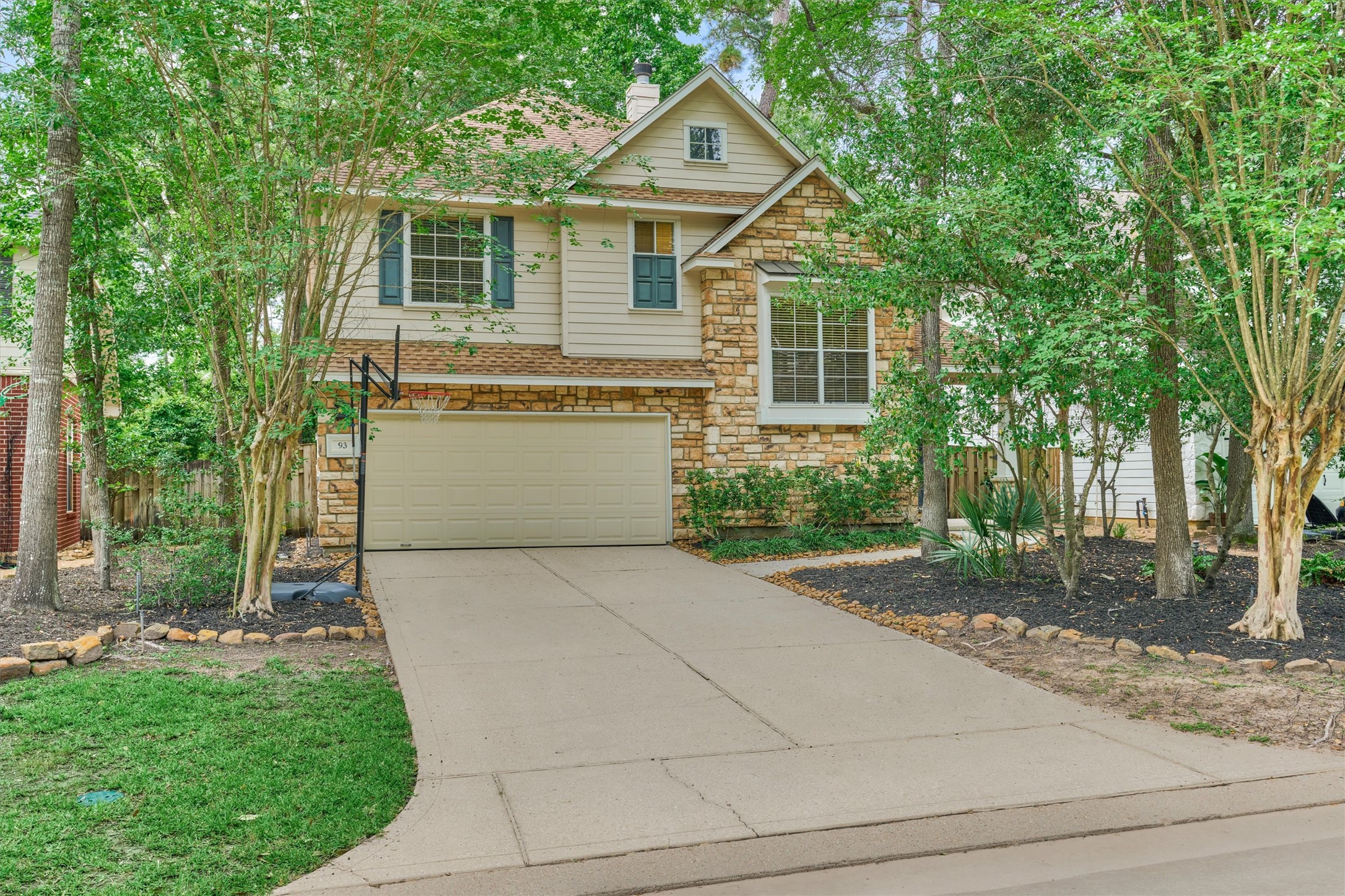 93 N Apple Springs Circle Property Photo 1