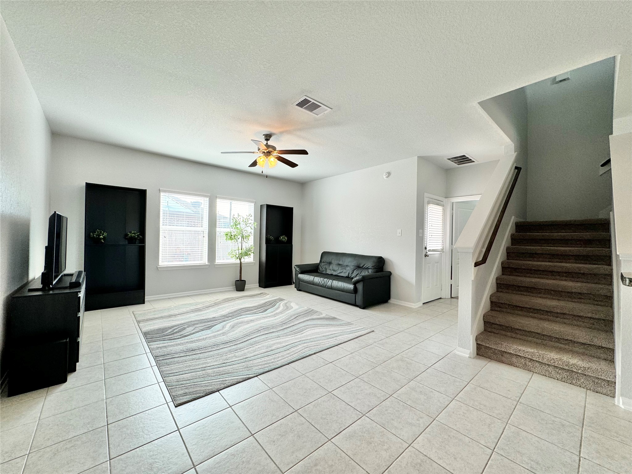 16355 Neff Park Drive Property Photo 3