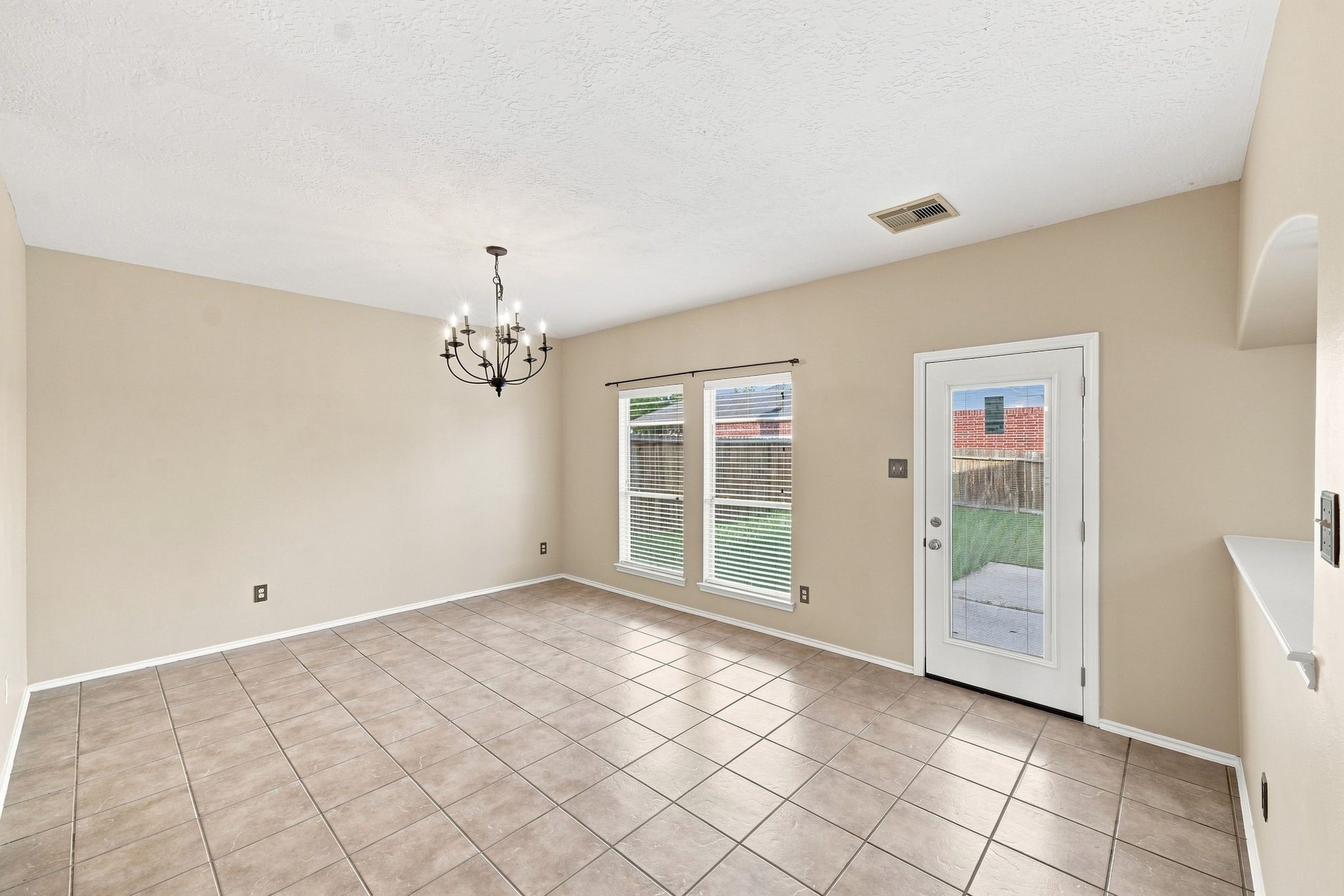 18810 Lantern Cove Lane Property Photo 9