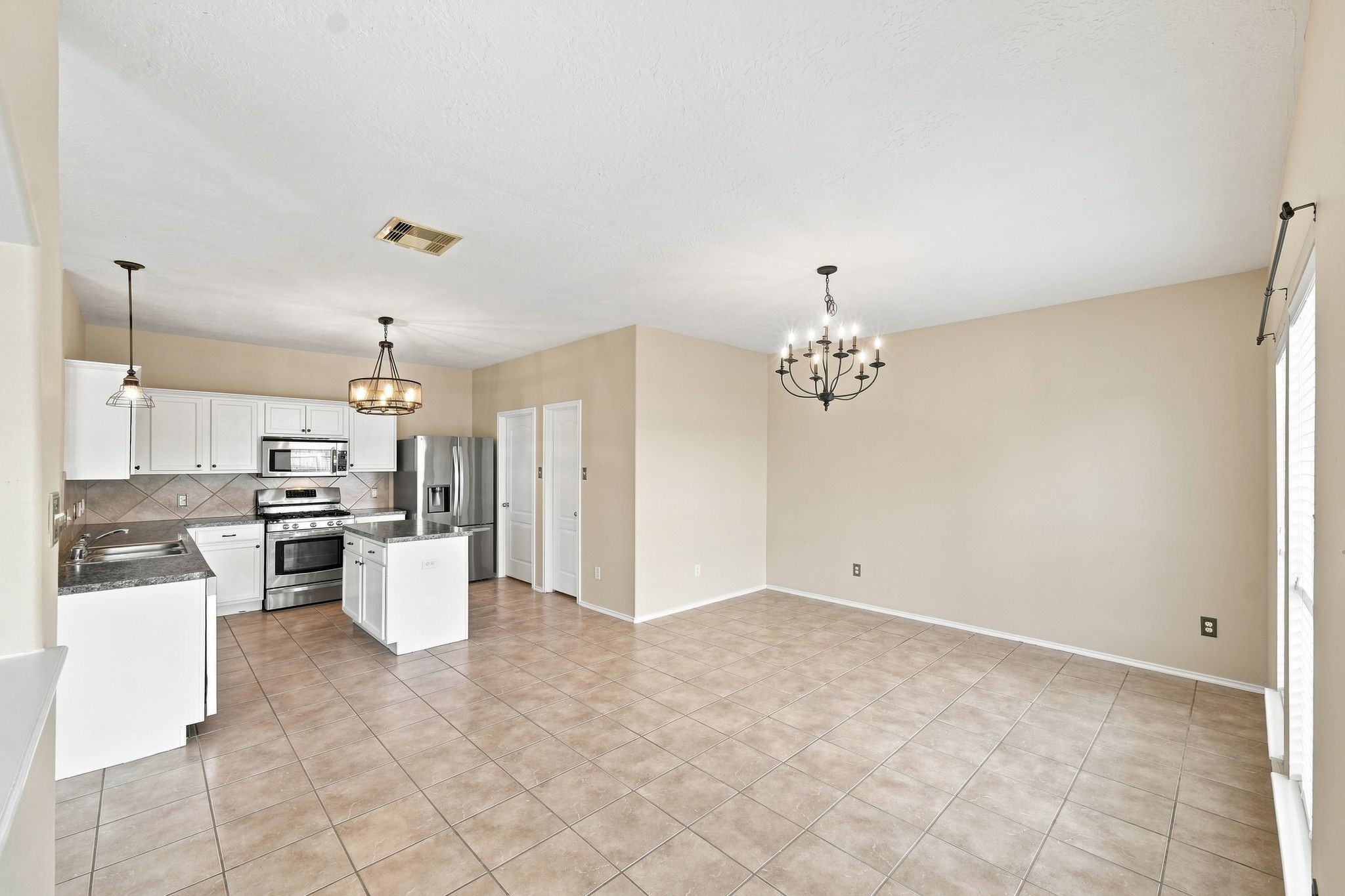 18810 Lantern Cove Lane Property Photo 11