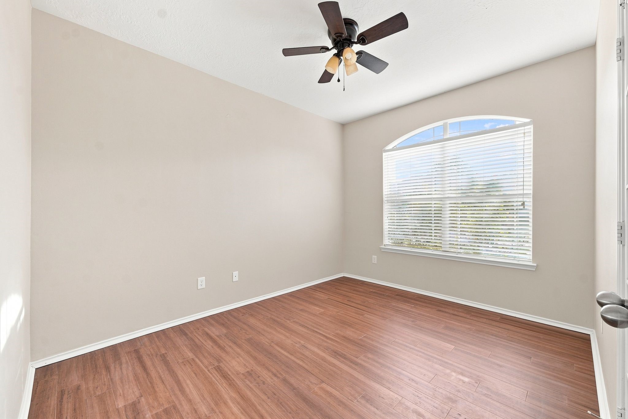 18810 Lantern Cove Lane Property Photo 16