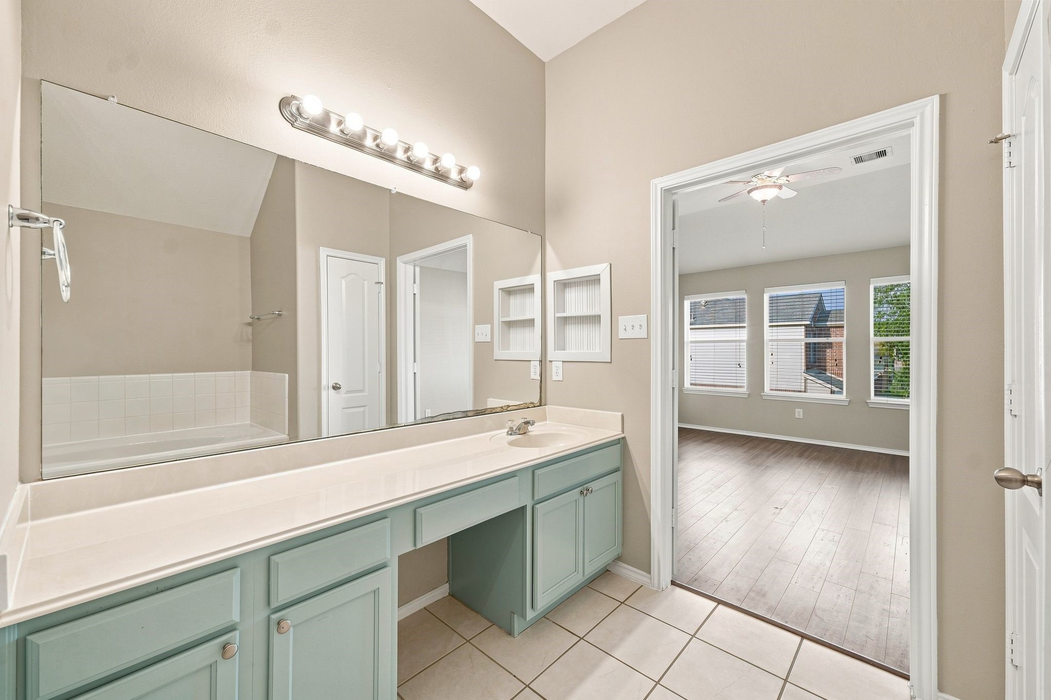18810 Lantern Cove Lane Property Photo 27