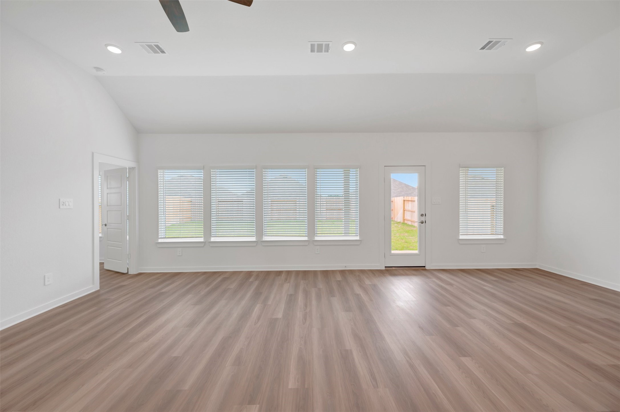16815 Zavala Way Property Photo 4
