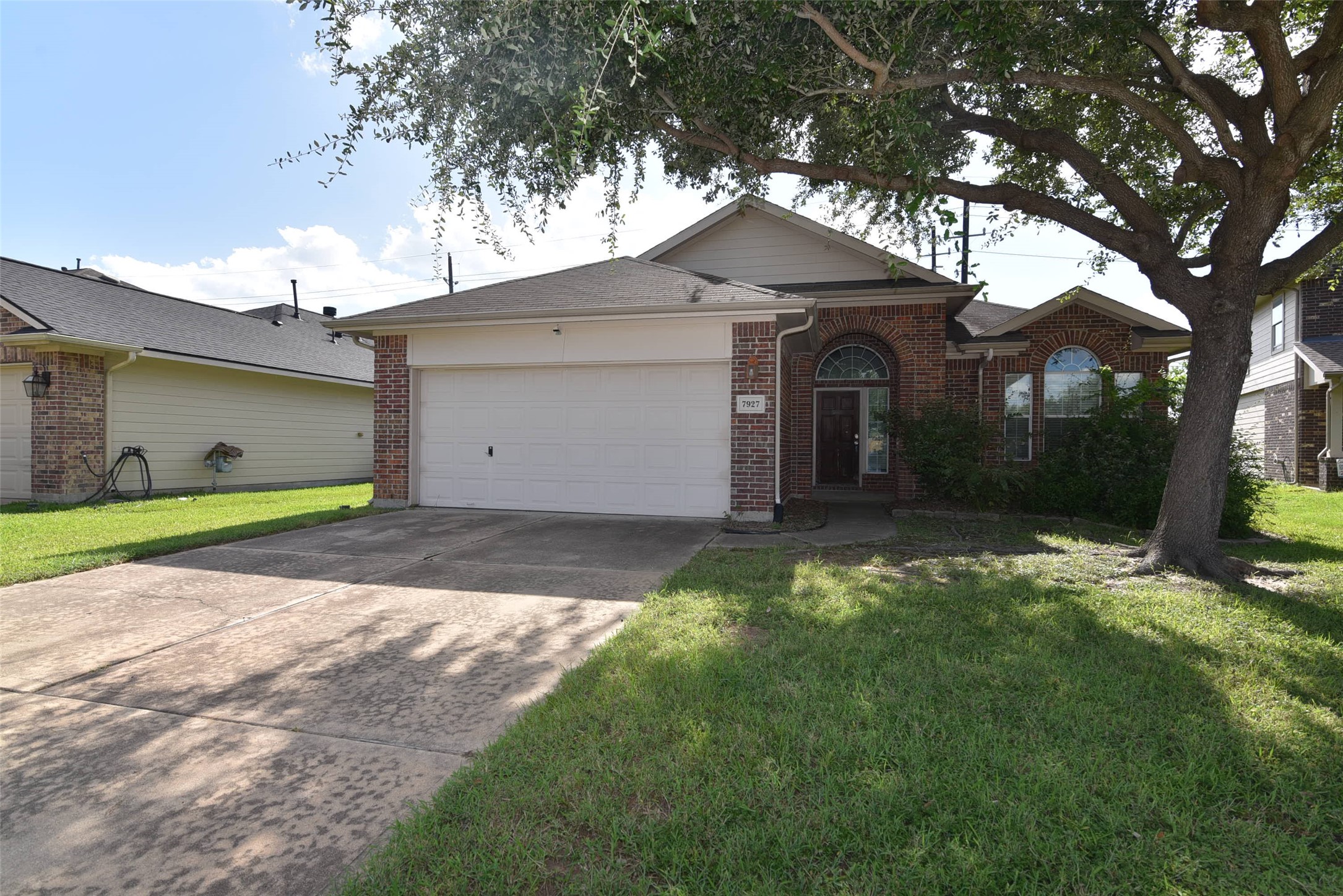 7927 Cardinal Landing Lane Property Photo 2