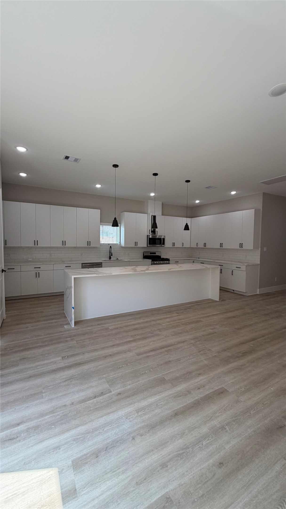 2615 Piemonte Avenue Cir Property Photo 4