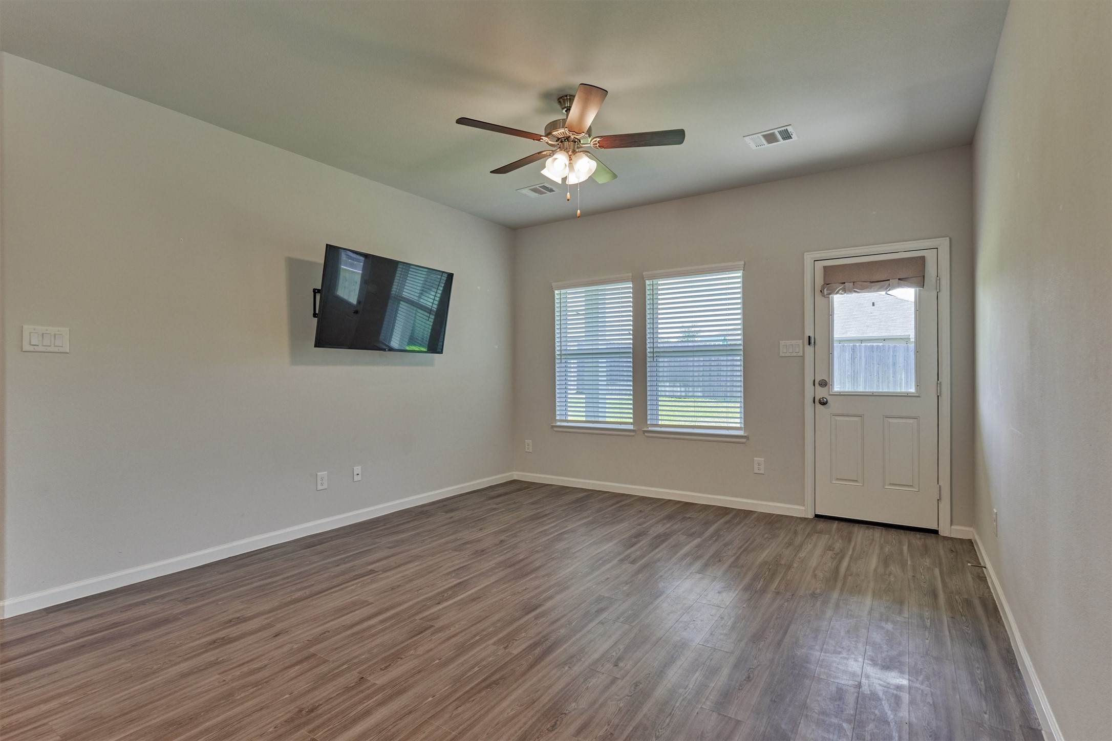 8039 Peppercorn Street Property Photo 7