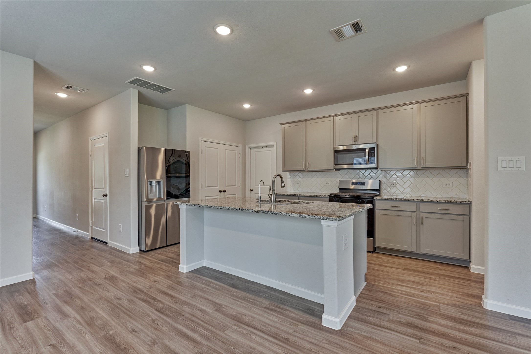 8039 Peppercorn Street Property Photo 8