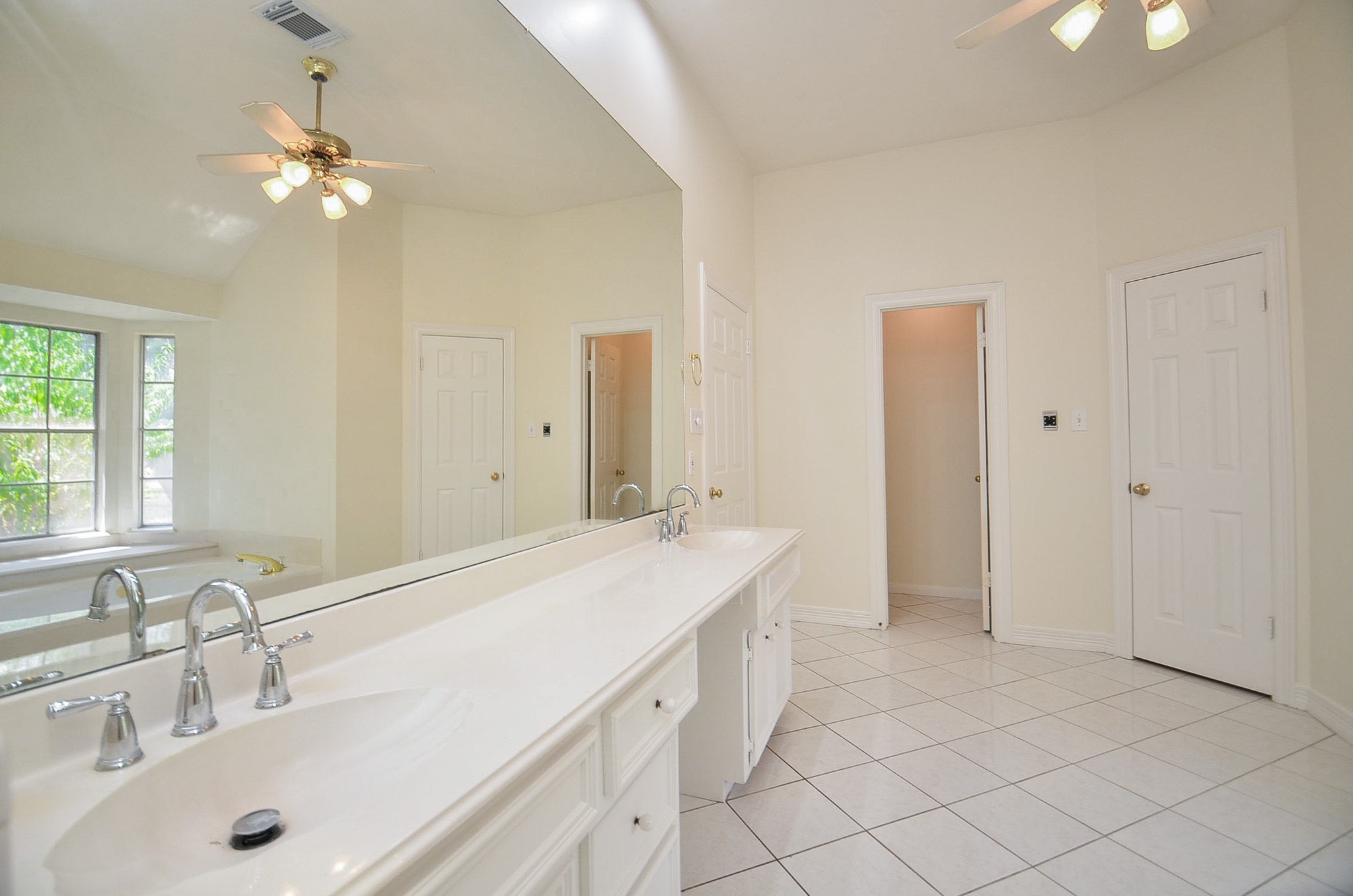 4111 Mainsail Circles Property Photo 17