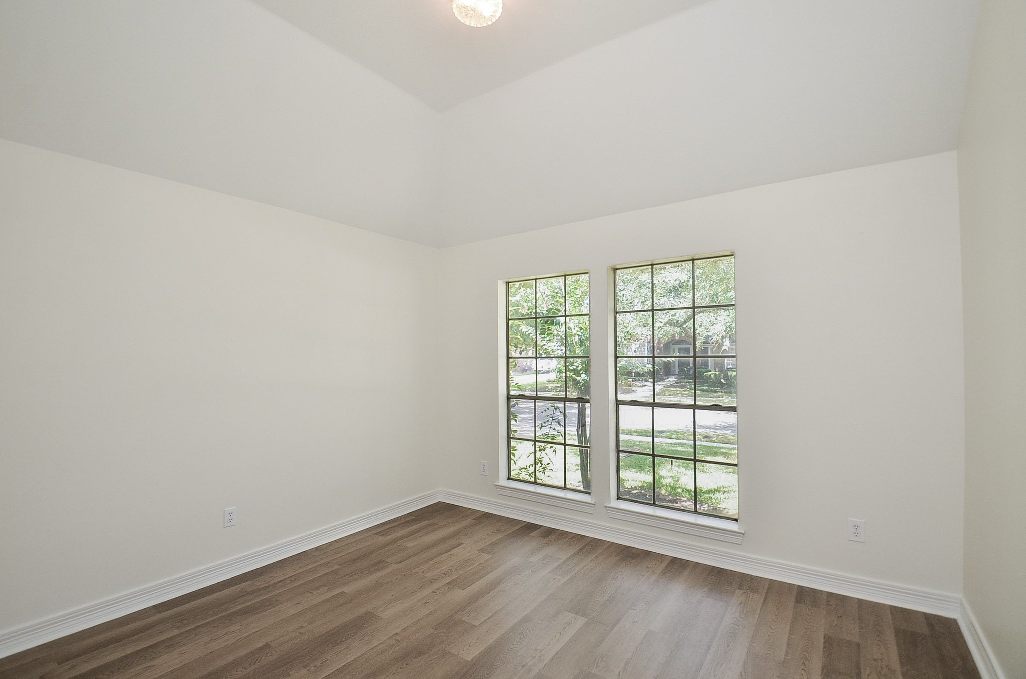 4111 Mainsail Circles Property Photo 24