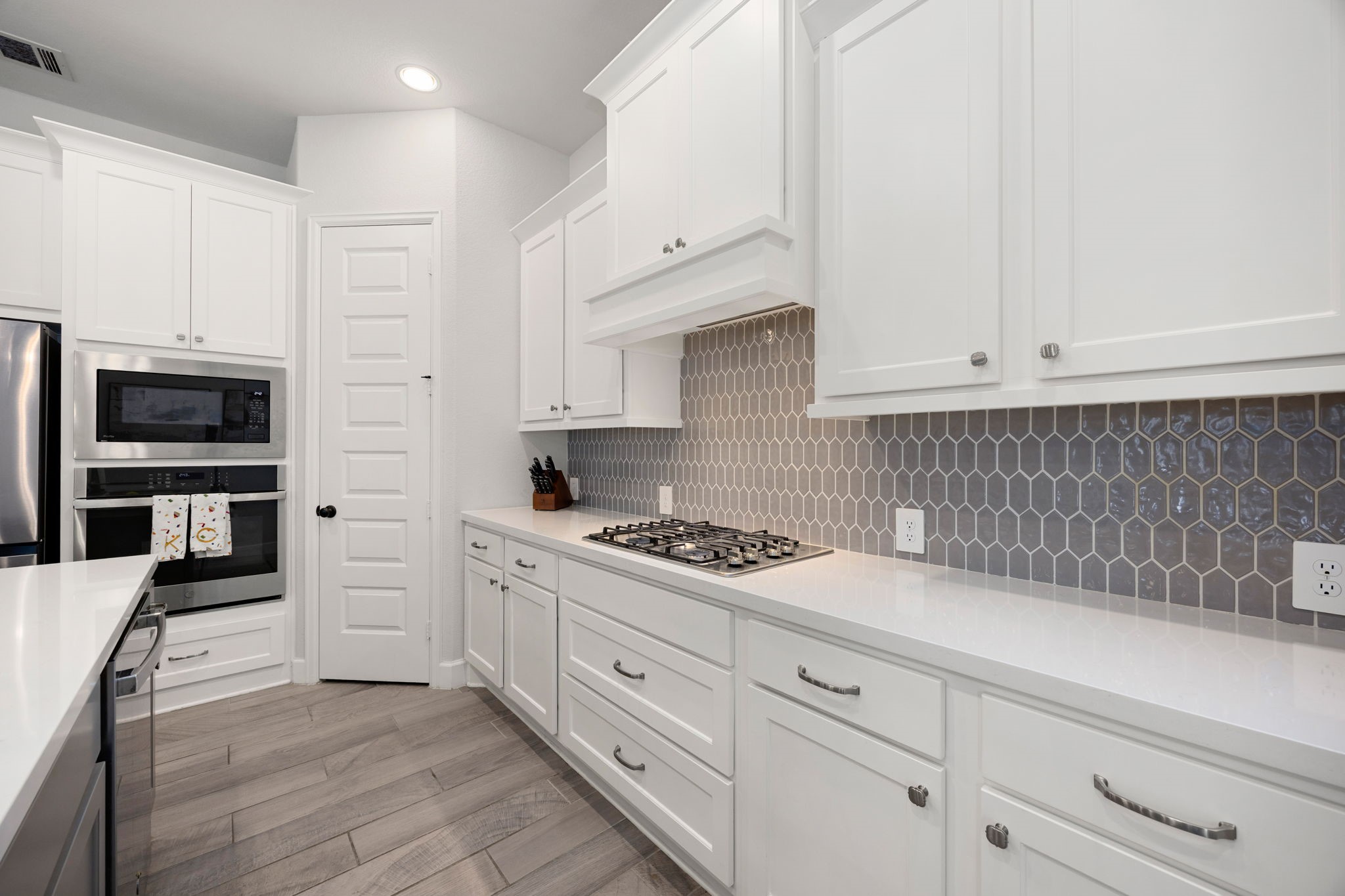 2122 Germander Lane Property Photo 8