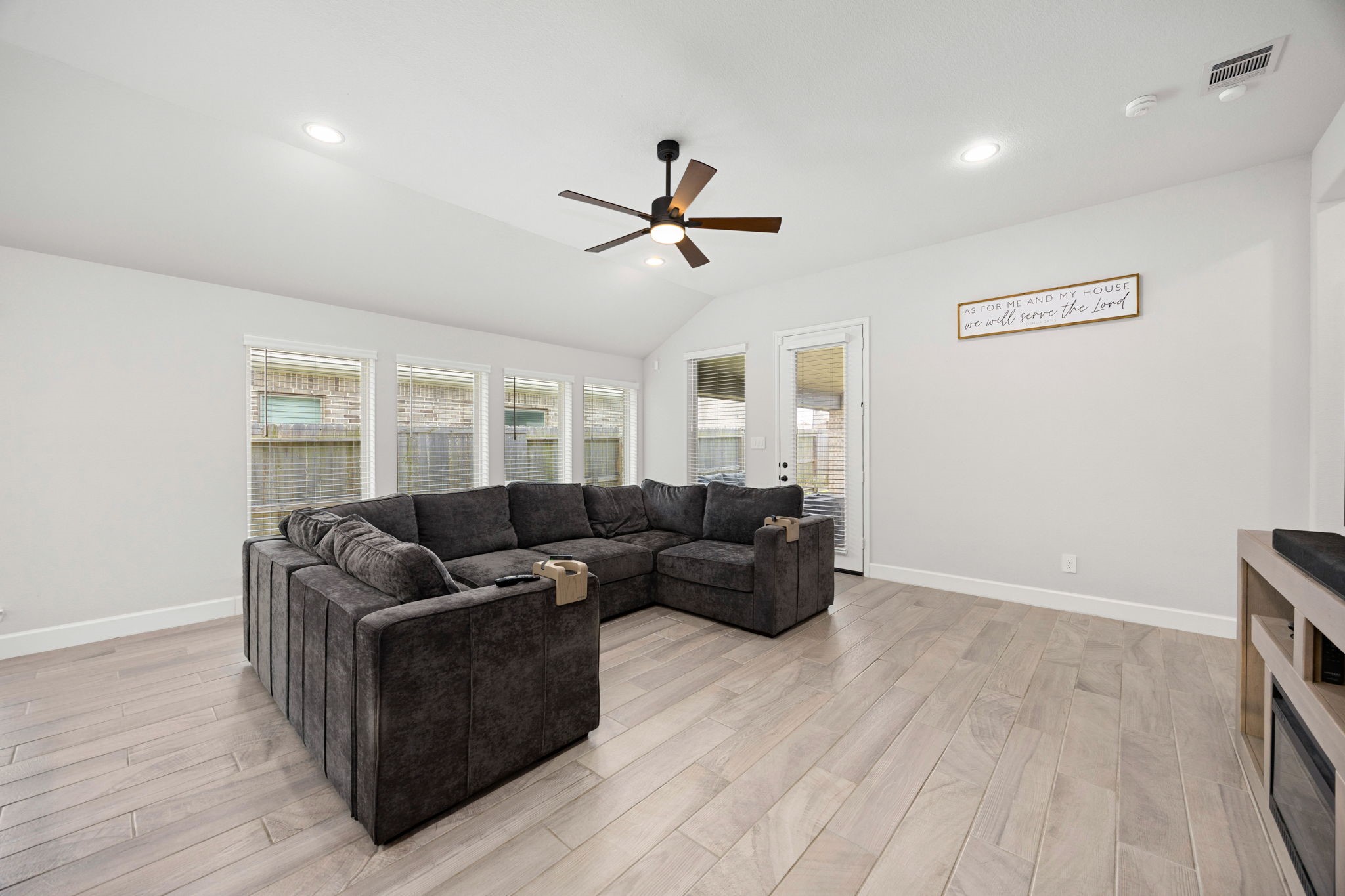 2122 Germander Lane Property Photo 14