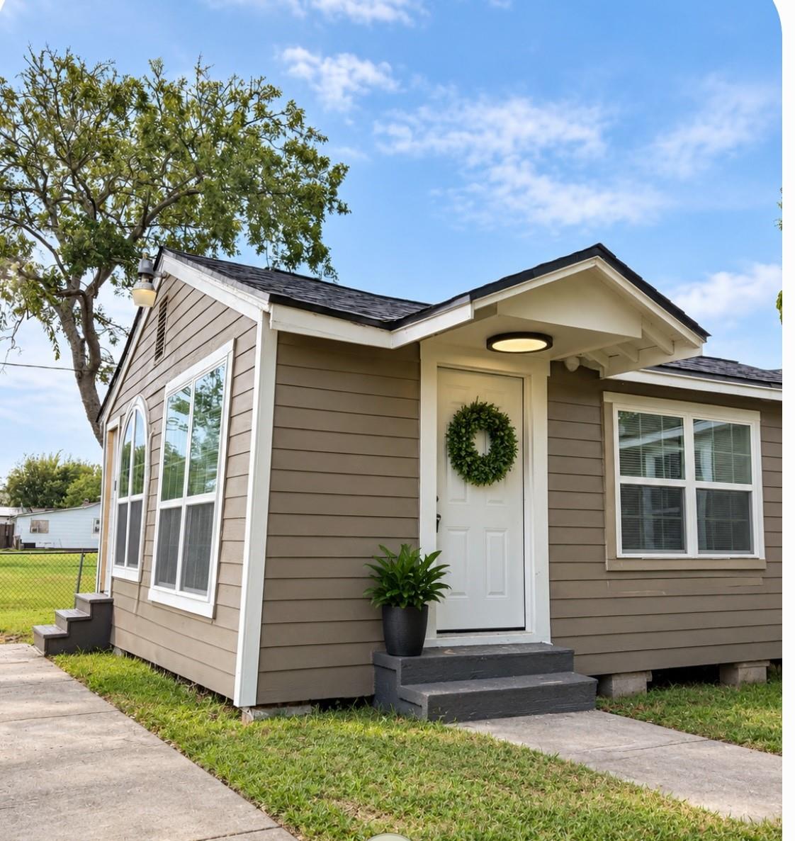 301 N Avenue C, Freeport TX 77541 Property Photo 1