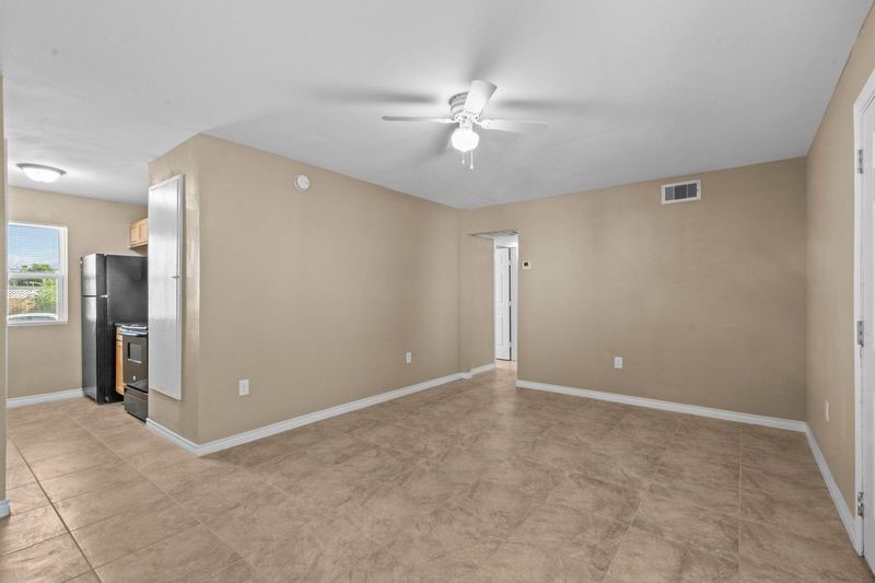 2802 Sealy Street 5 Property Photo 1