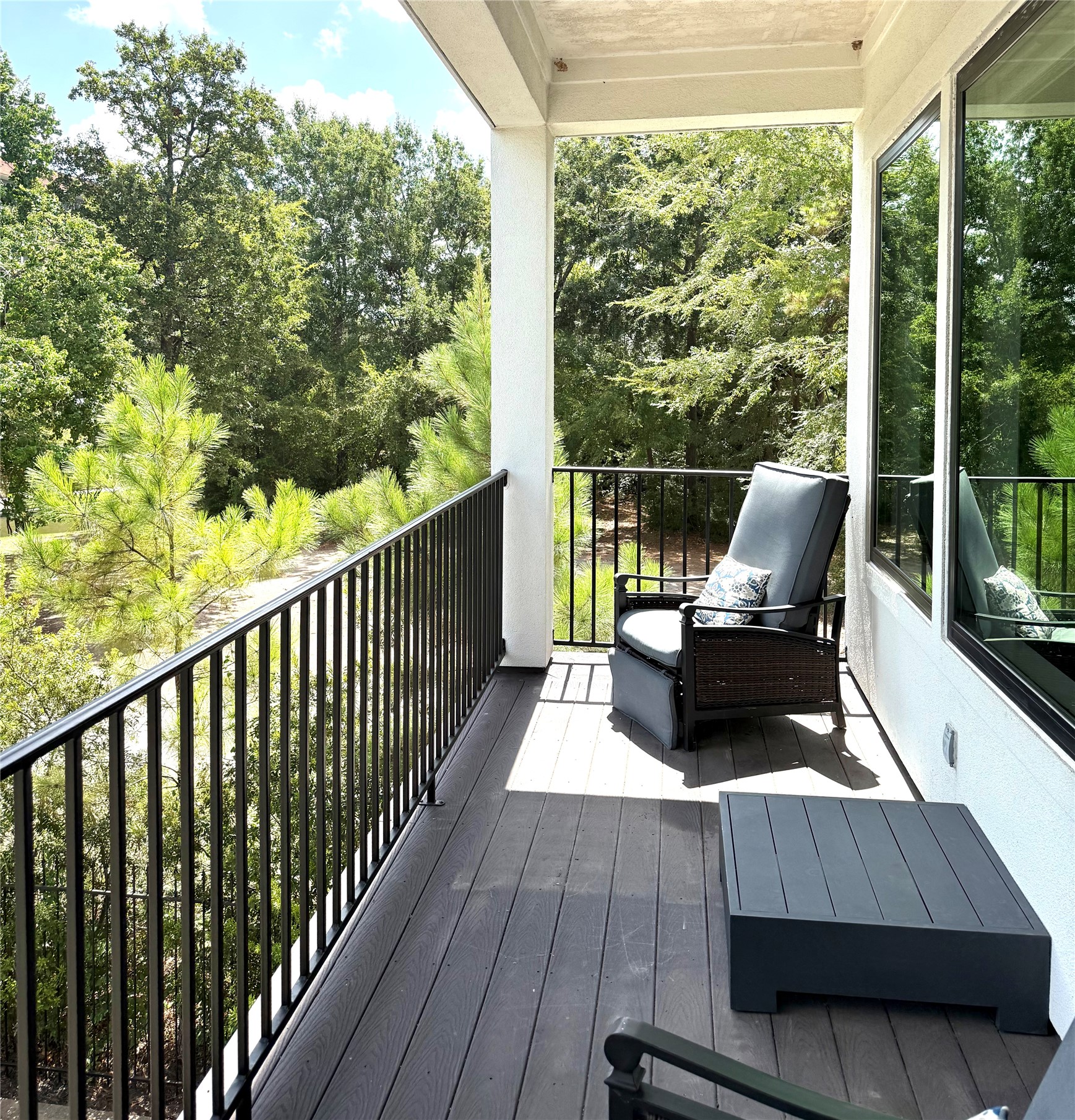 2400 High Timbers Drive Property Photo 11