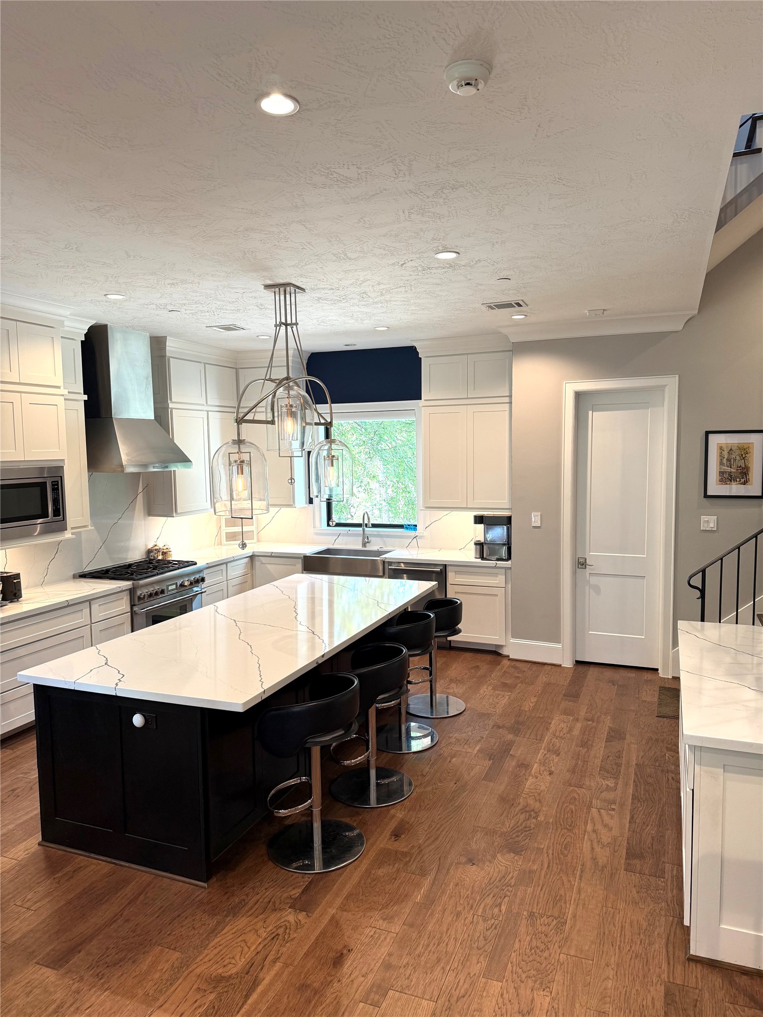 2400 High Timbers Drive Property Photo 17