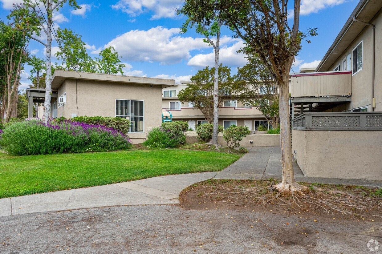 30 Novato St Property Photo 2