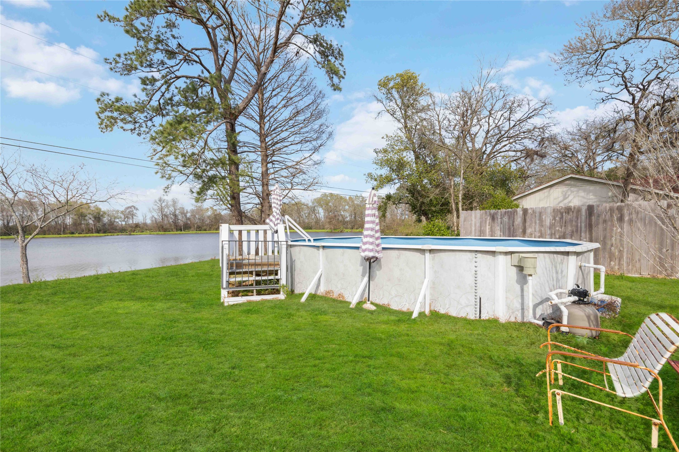 911 Brook Forest Drive Property Photo 32