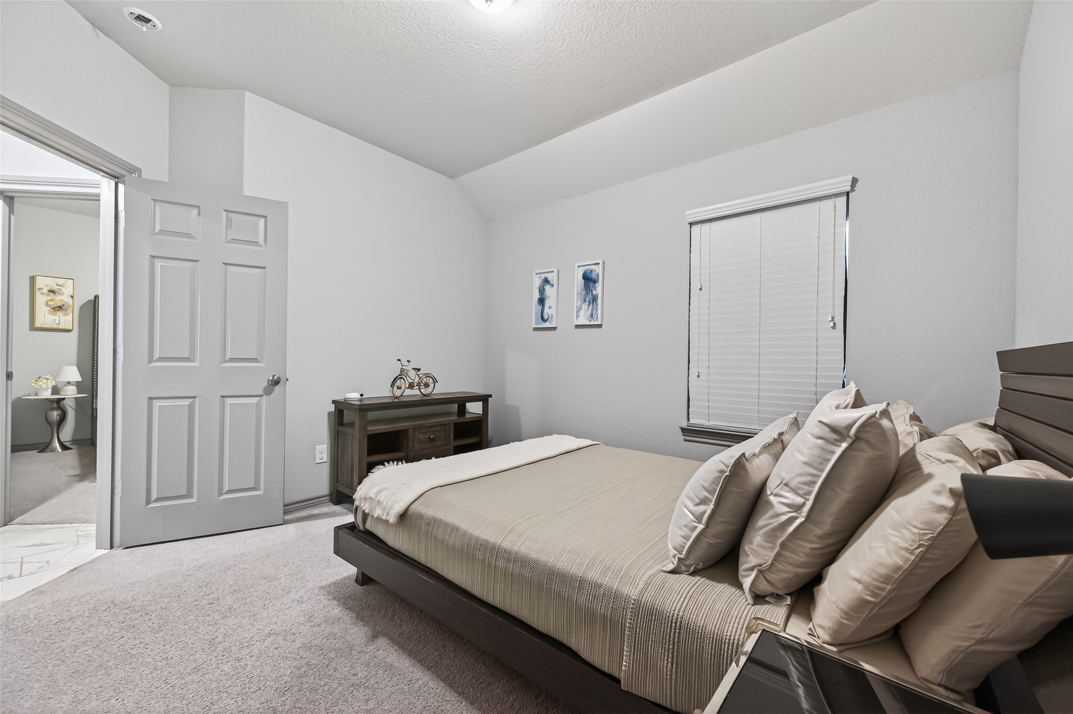 6 Log House Court Property Photo 8