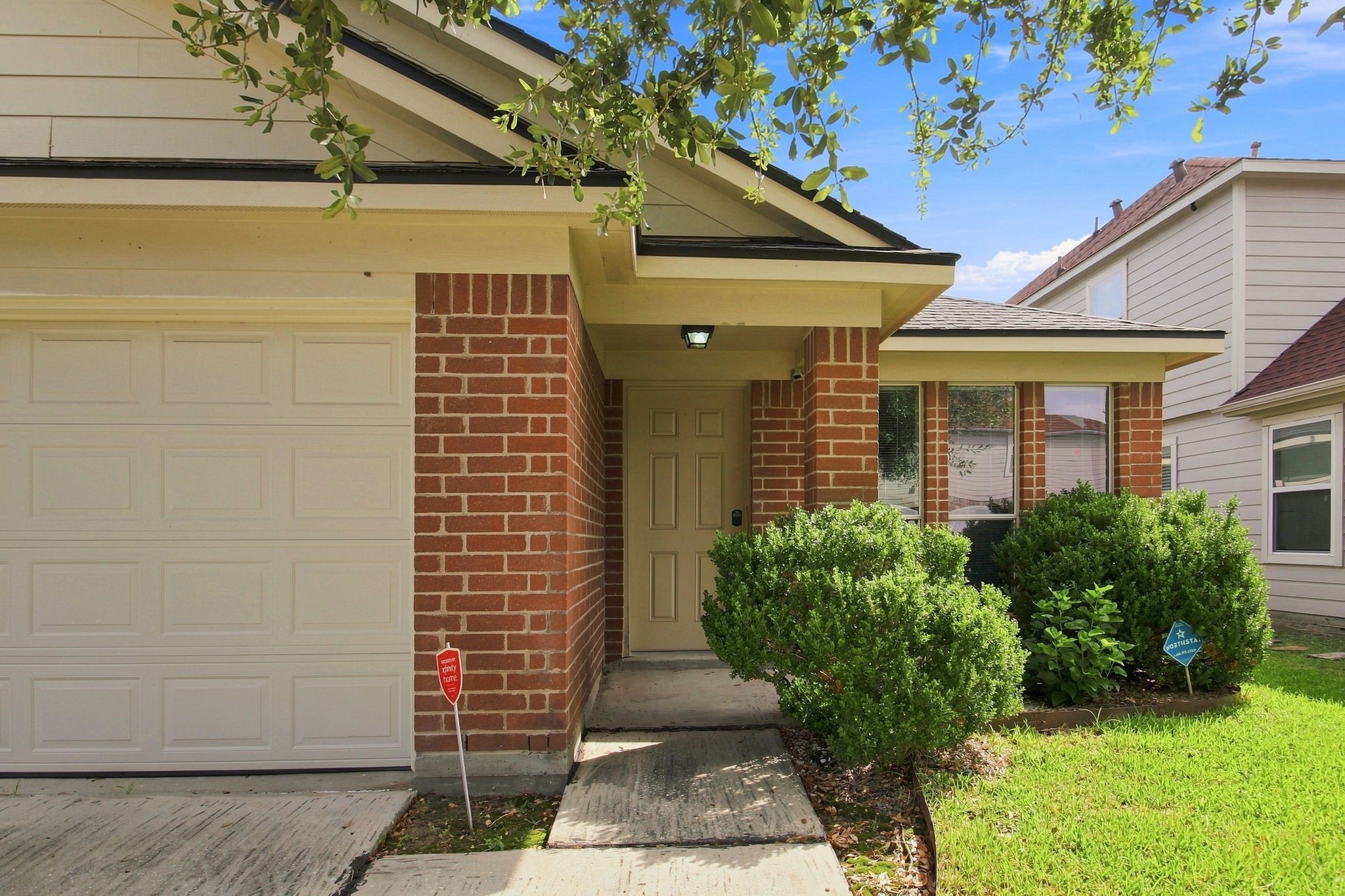 15806 Pin Oak Ridge Street Property Photo 2