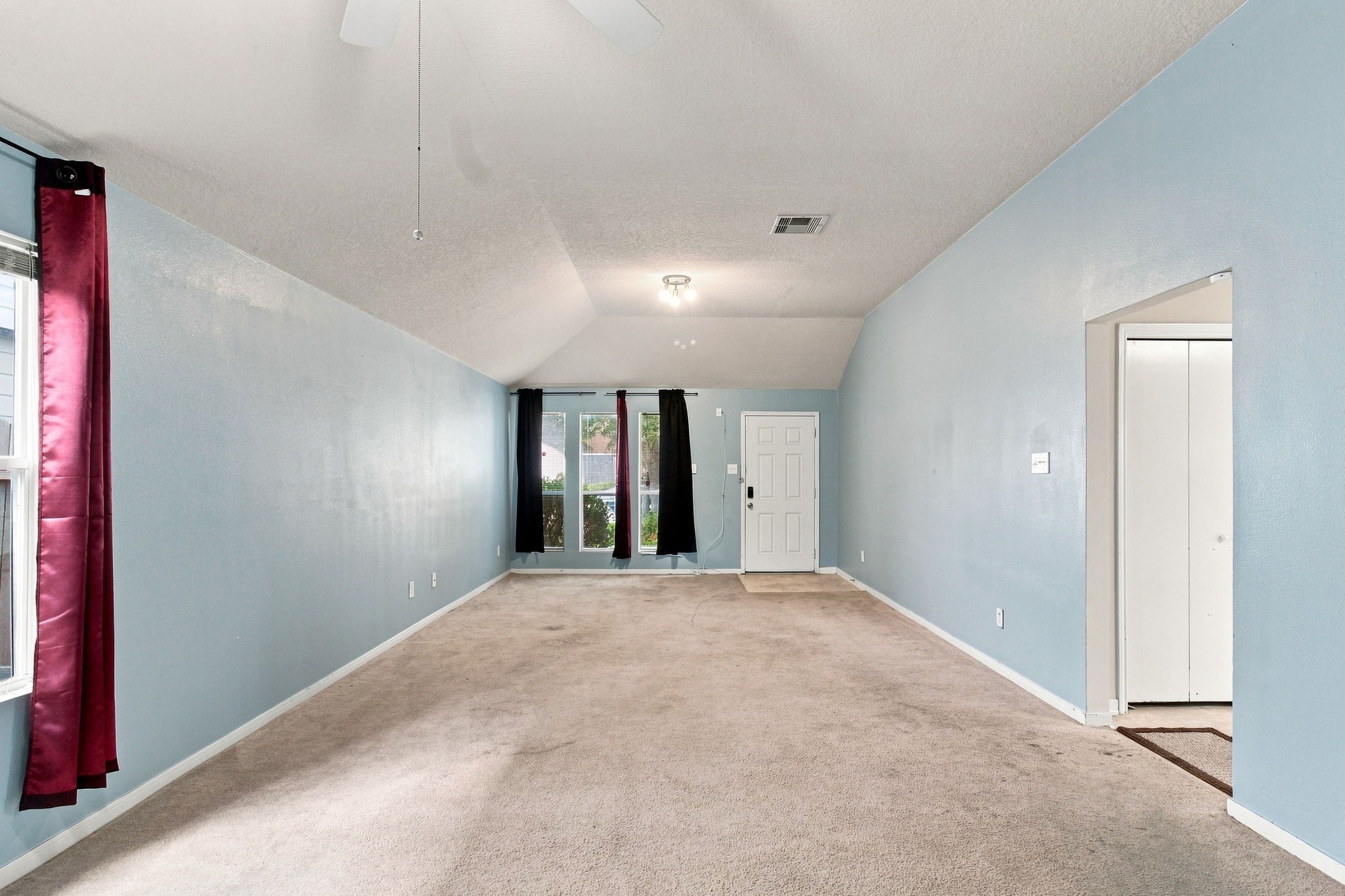 15806 Pin Oak Ridge Street Property Photo 6