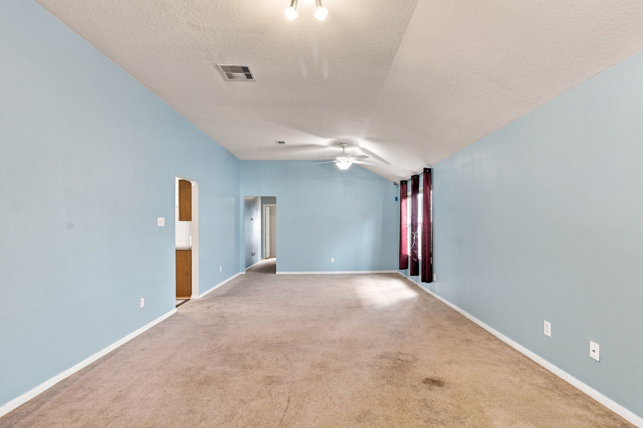 15806 Pin Oak Ridge Street Property Photo 7