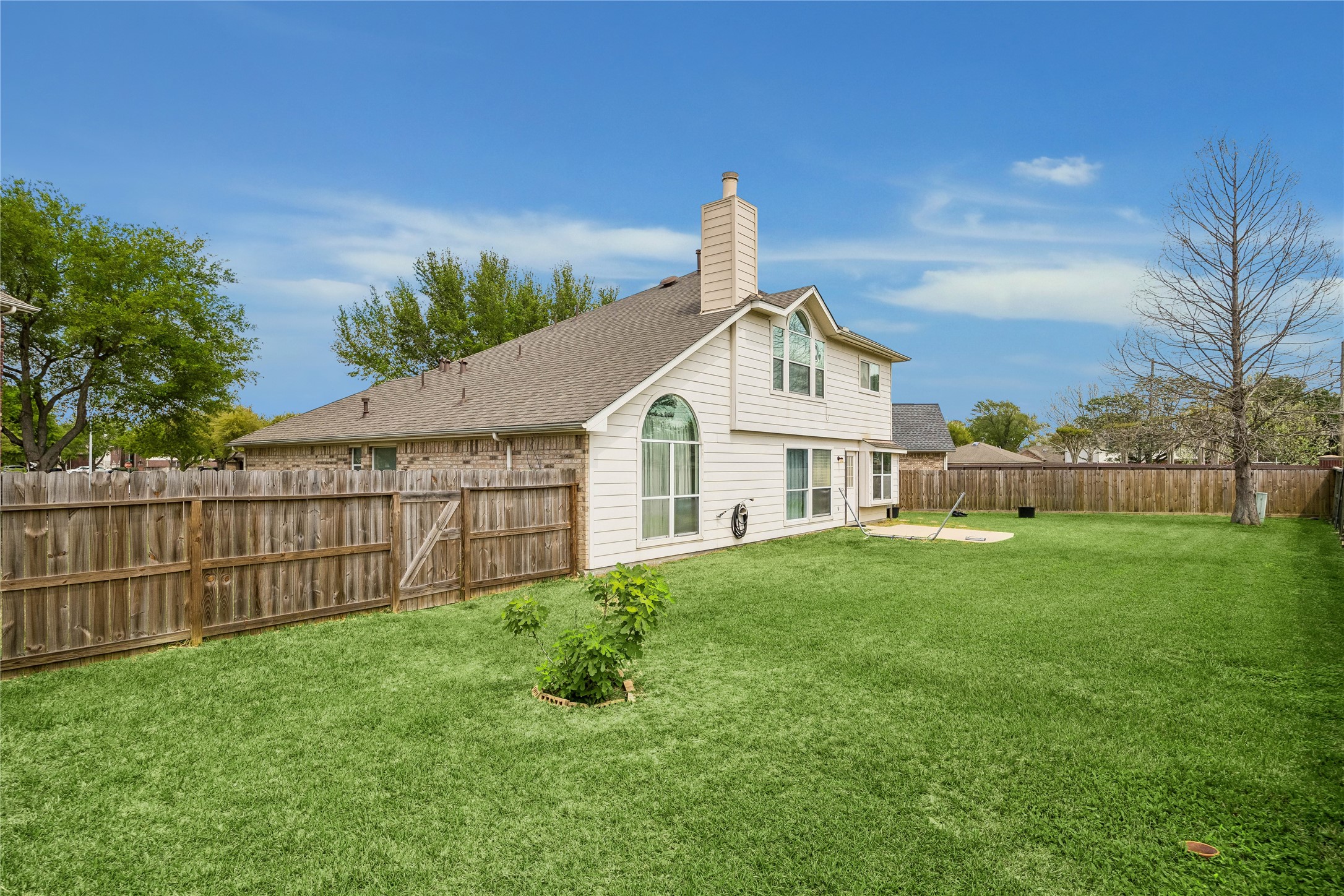 8327 Sonesta Point Lane Property Photo 2