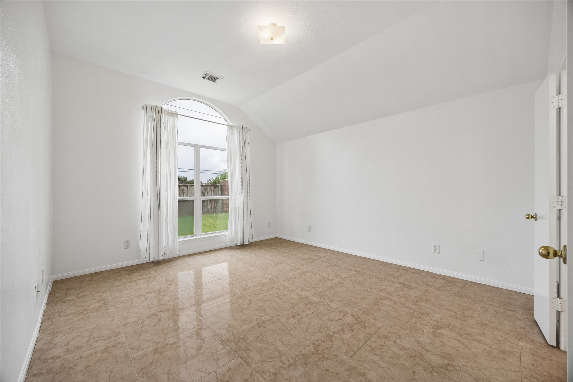 8327 Sonesta Point Lane Property Photo 7
