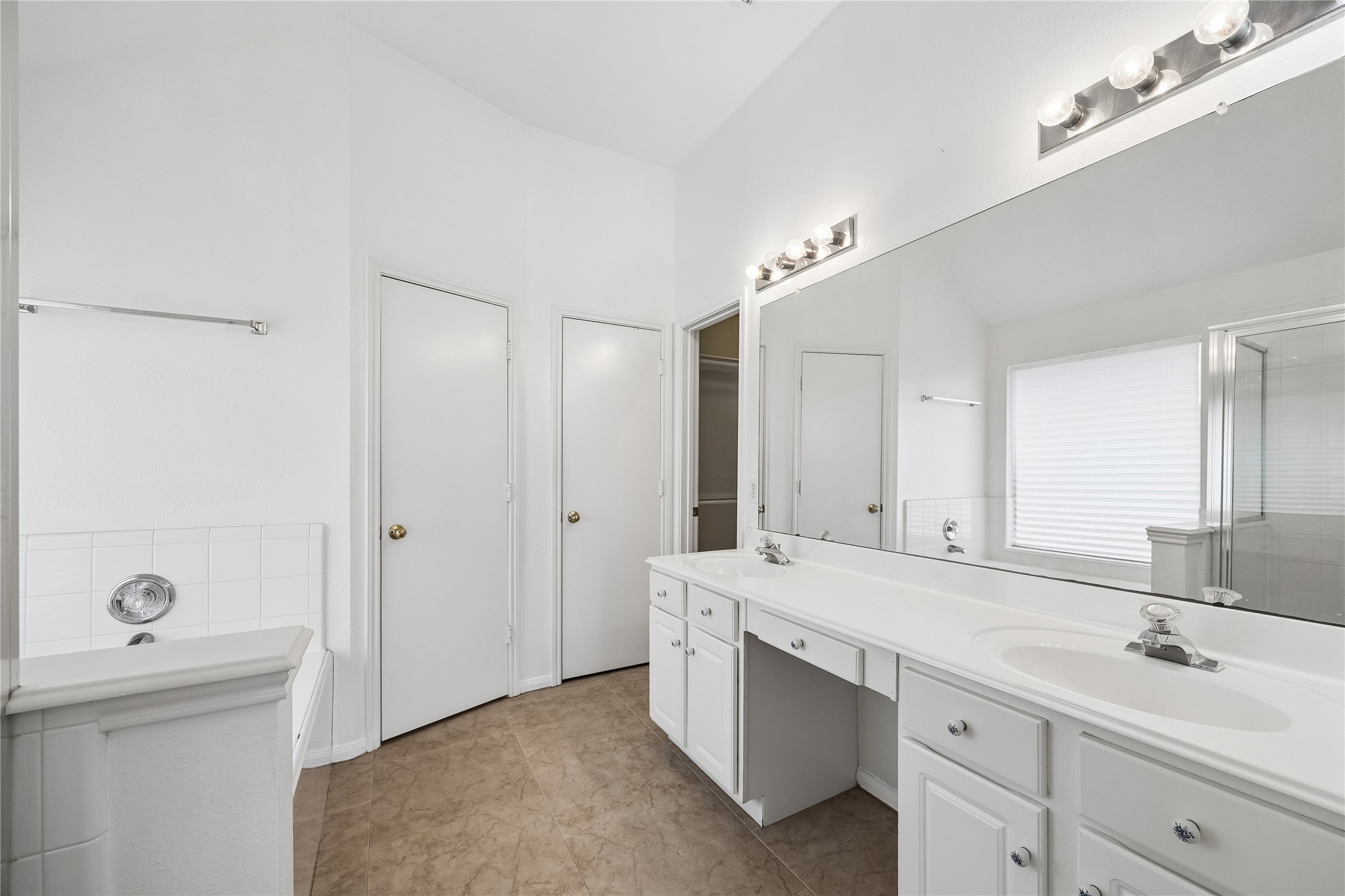 8327 Sonesta Point Lane Property Photo 8