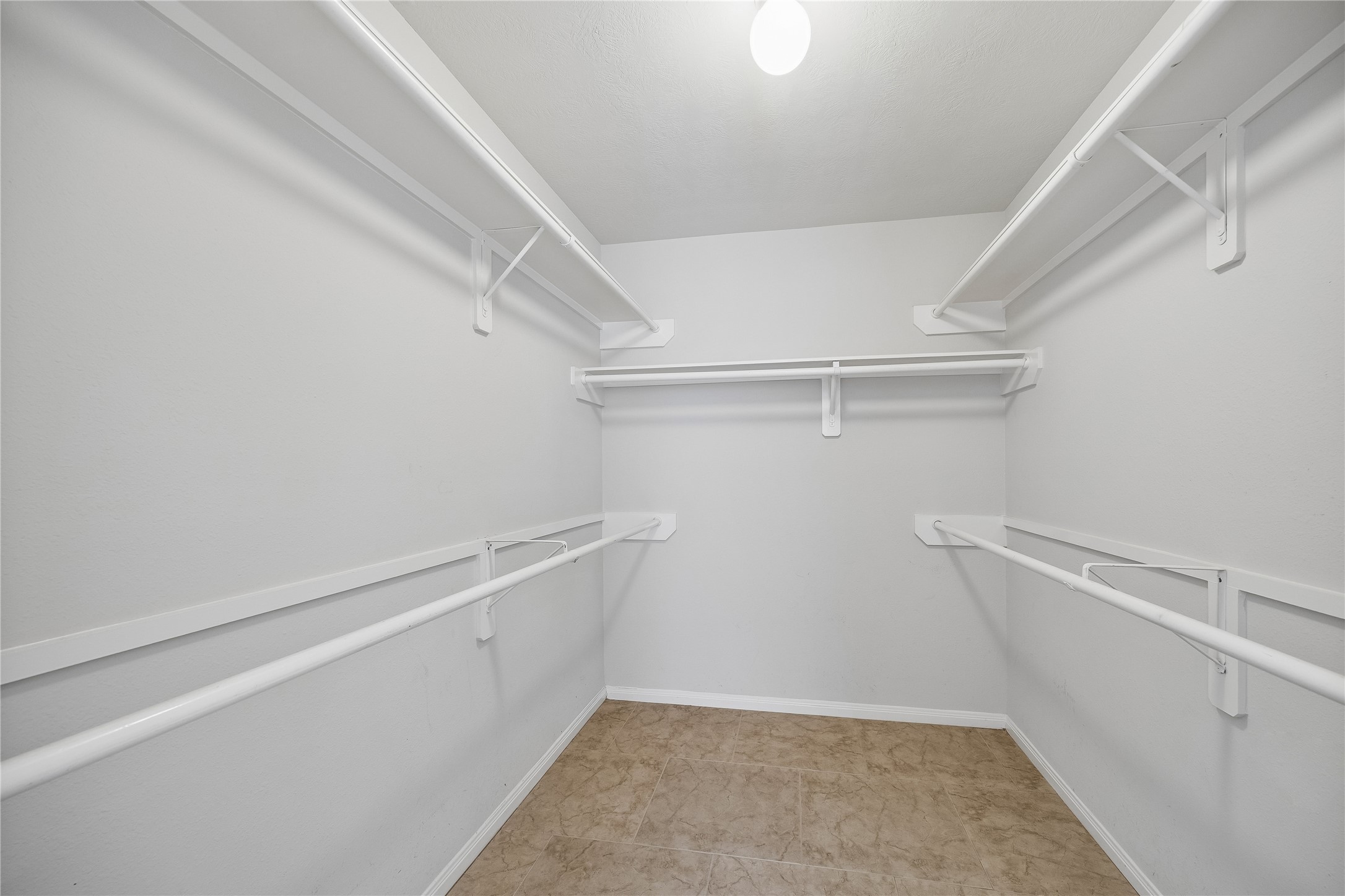8327 Sonesta Point Lane Property Photo 9