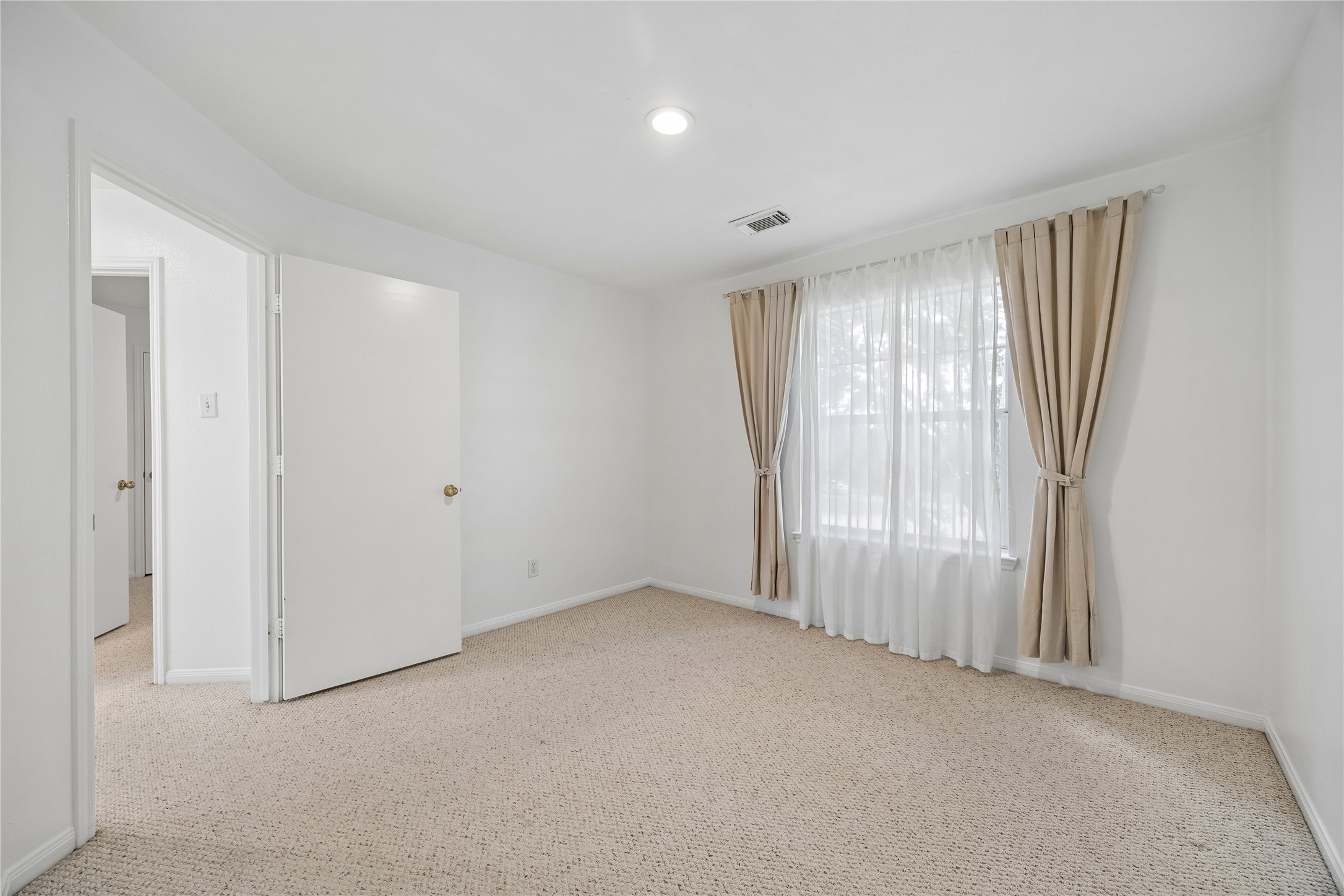 8327 Sonesta Point Lane Property Photo 11