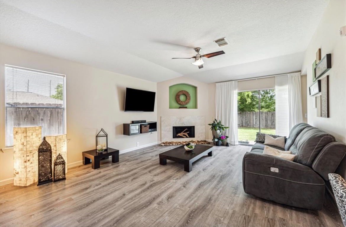 21122 Barker Canyon Lane Property Photo 5