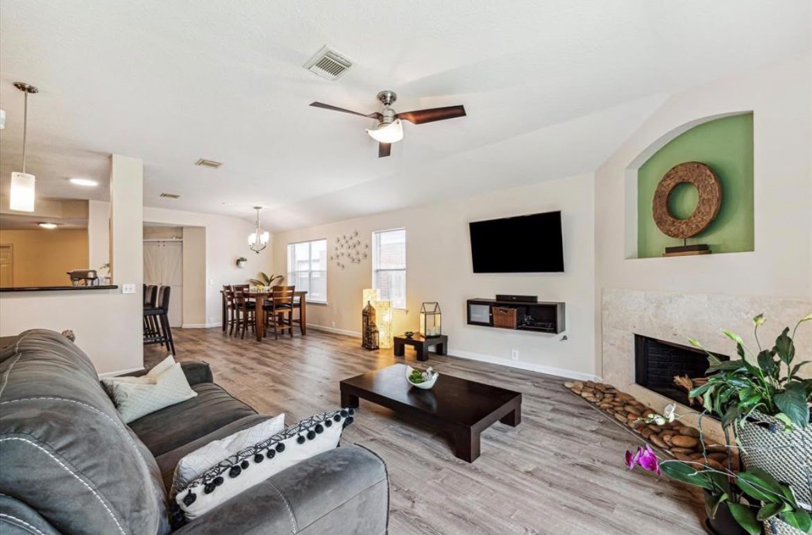 21122 Barker Canyon Lane Property Photo 6