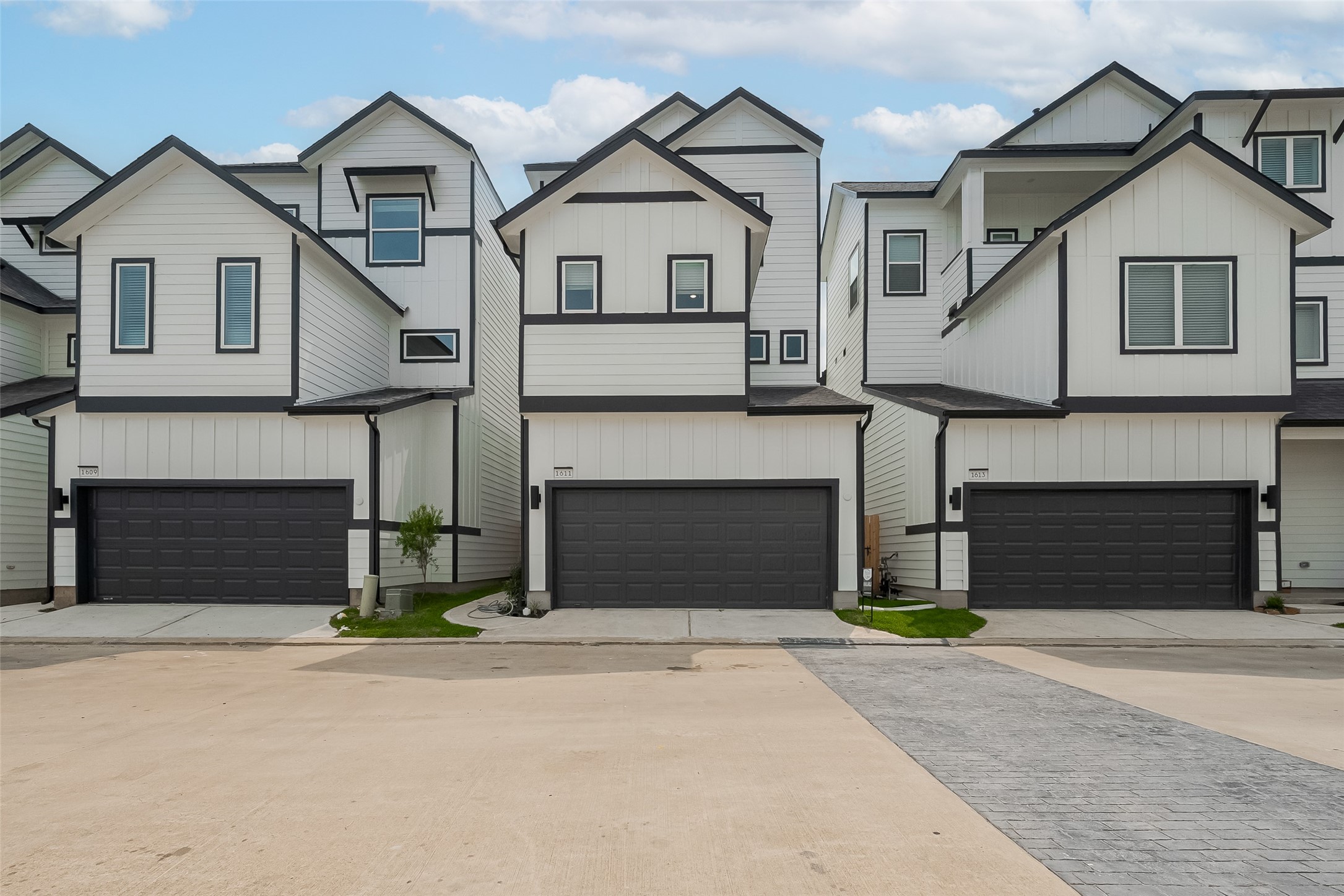 1611 Regents Gate Court Property Photo 1