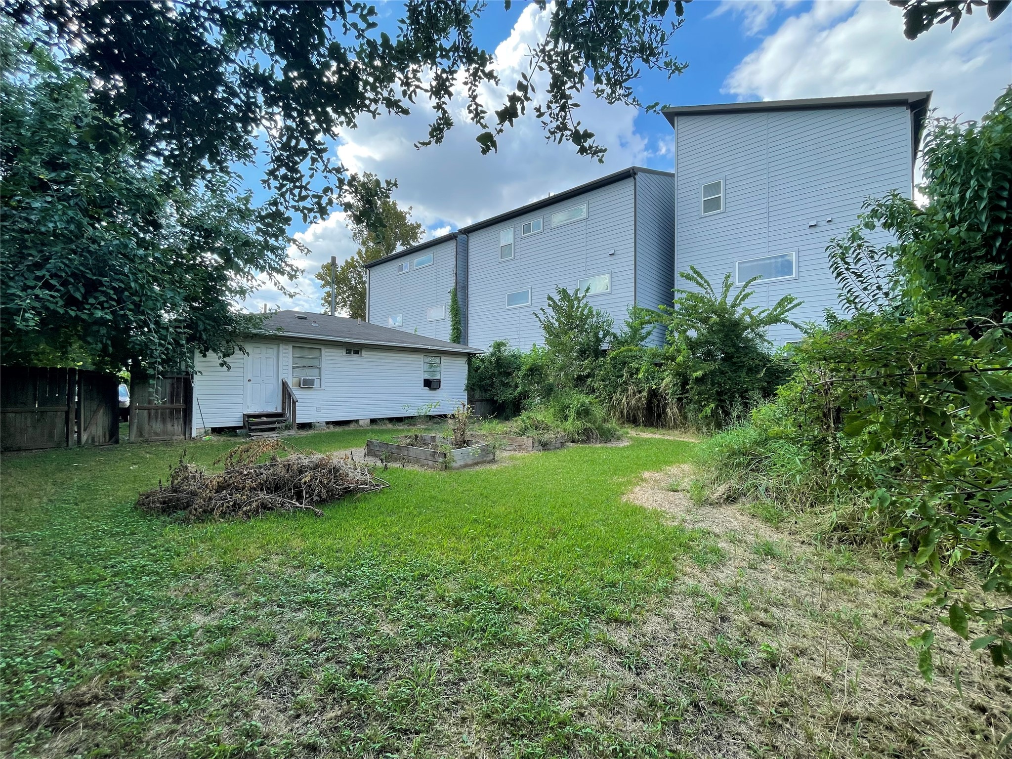 3718 Robertson Street Property Photo 10