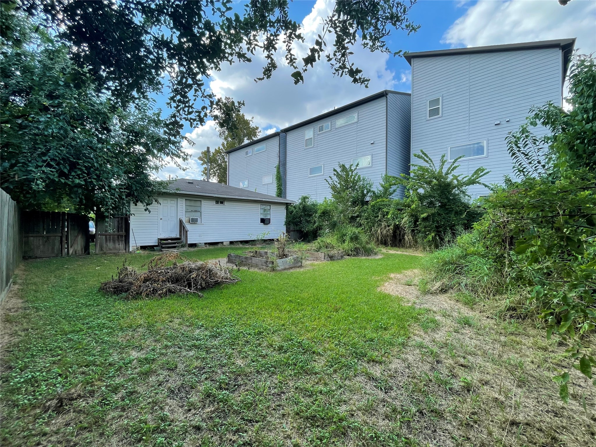 3718 Robertson Street Property Photo 11